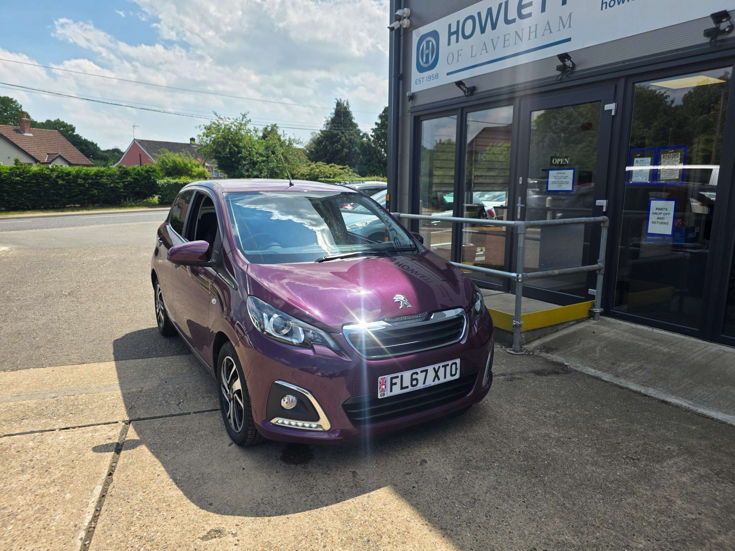 A 2017 PEUGEOT 108 1.2 PureTech Allure Hatchback 5dr Petrol Manual Euro 6 (82 ps) A 2017 PEUGEOT 108 1.2 PureTech Allure Hatchback 5dr Petrol Manual Euro 6 (82 ps)
