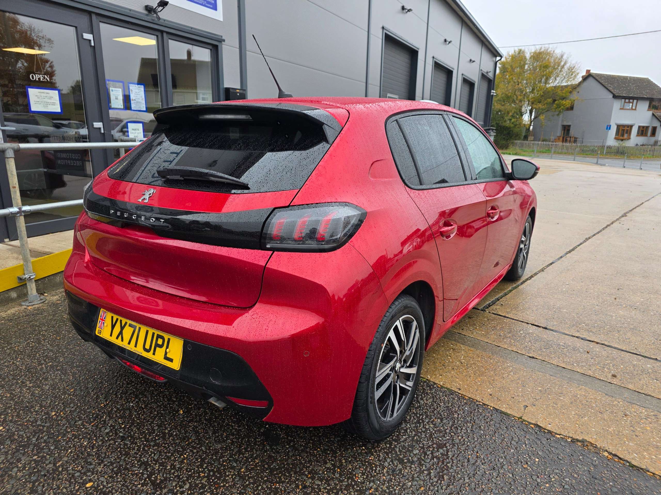 2021 PEUGEOT 208 2021 PEUGEOT 208