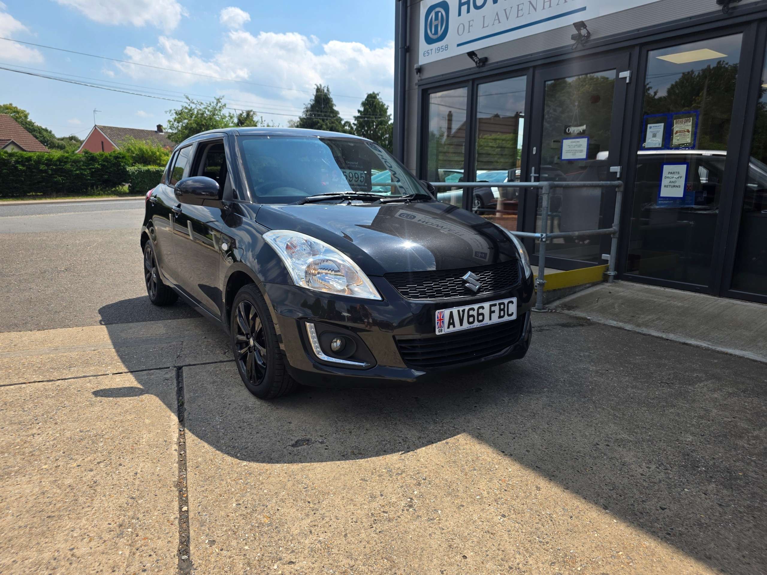 A 2016 SUZUKI SWIFT 1.2 SZ-L Hatchback 5dr Petrol Manual Euro 6 (94 ps) A 2016 SUZUKI SWIFT 1.2 SZ-L Hatchback 5dr Petrol Manual Euro 6 (94 ps)