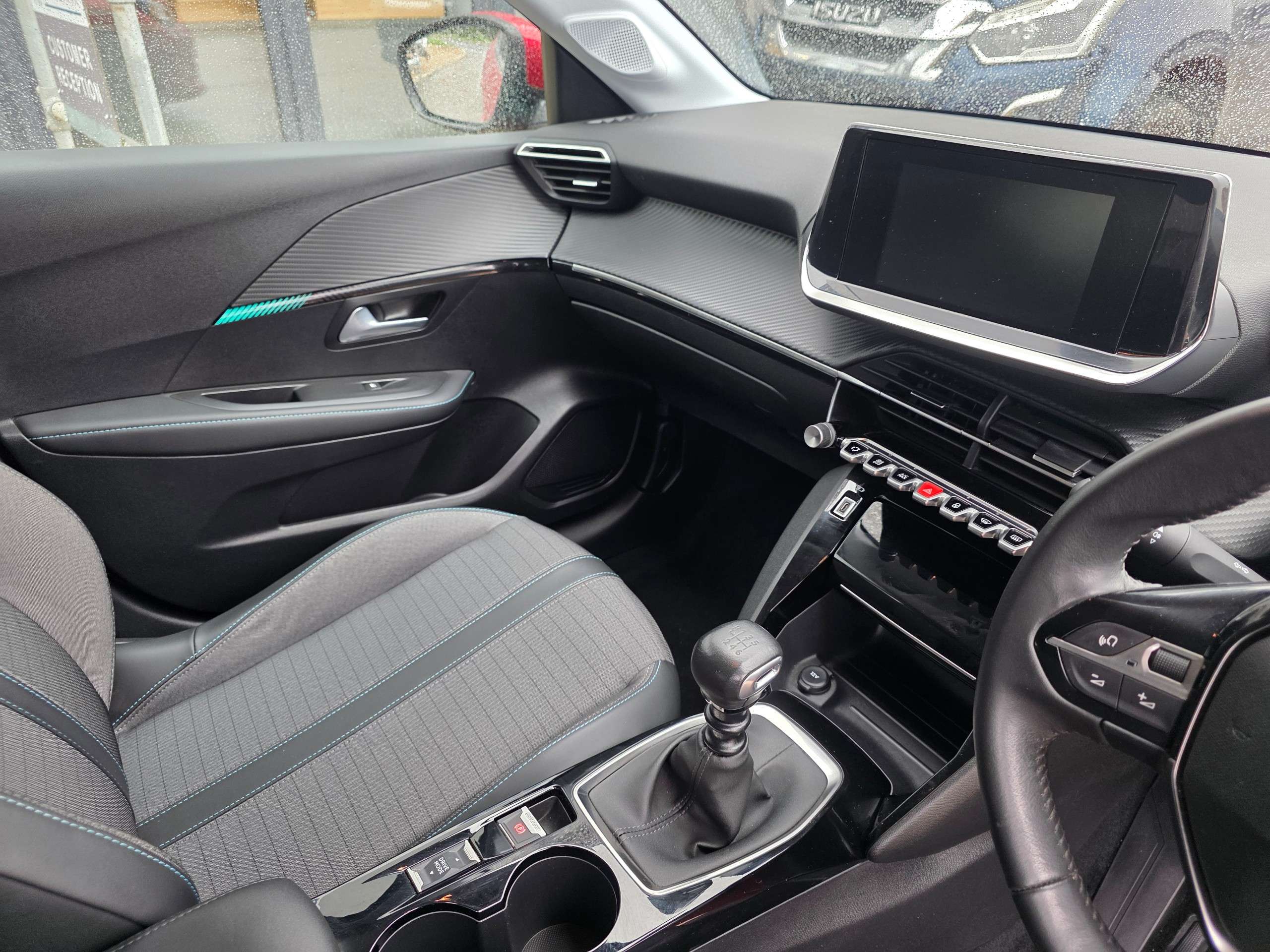 2021 PEUGEOT 208 2021 PEUGEOT 208