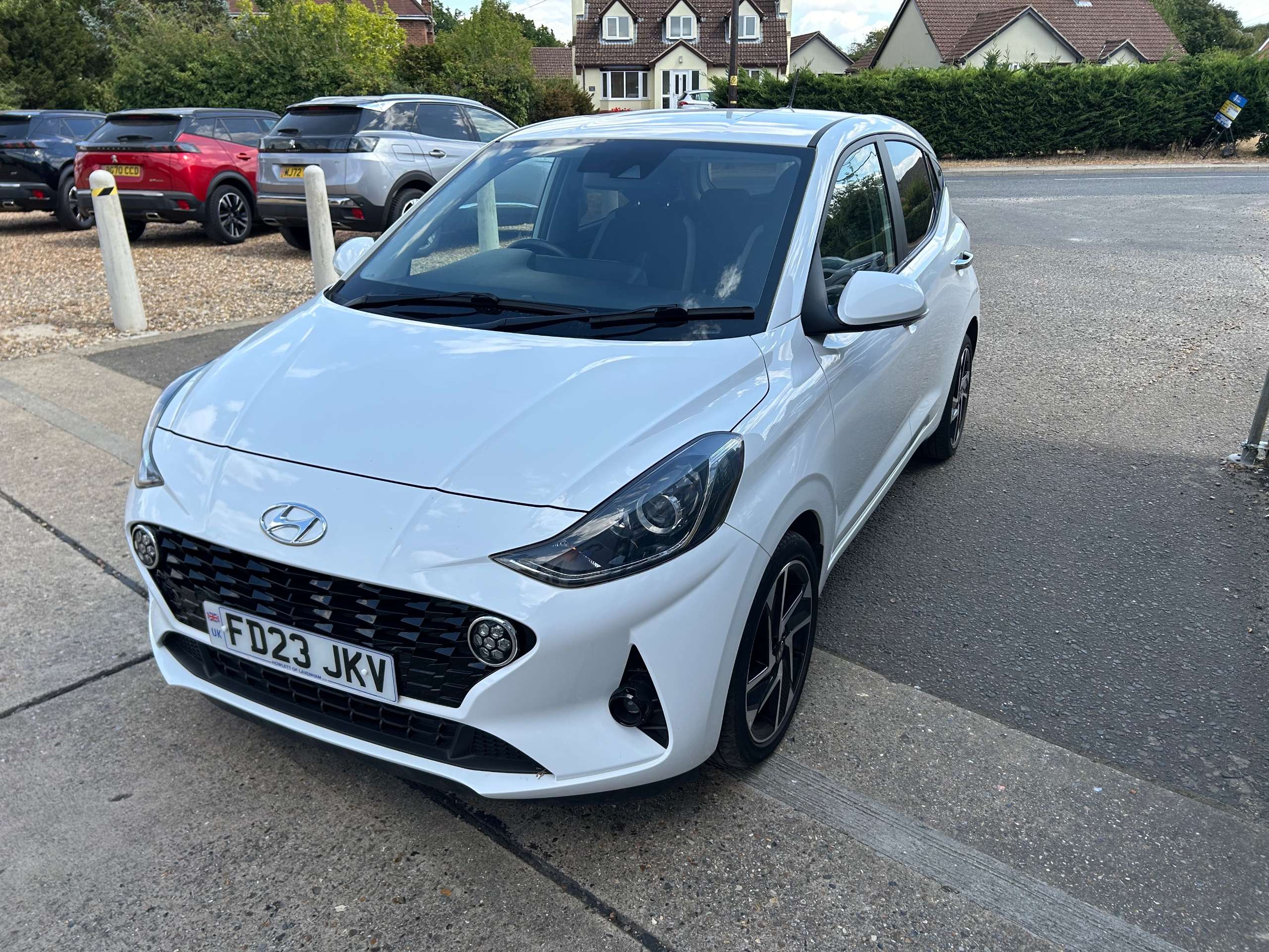 A 2023 HYUNDAI I10 1.0 Premium Hatchback 5dr Petrol Auto Euro 6 (s/s) (67 ps) A 2023 HYUNDAI I10 1.0 Premium Hatchback 5dr Petrol Auto Euro 6 (s/s) (67 ps)