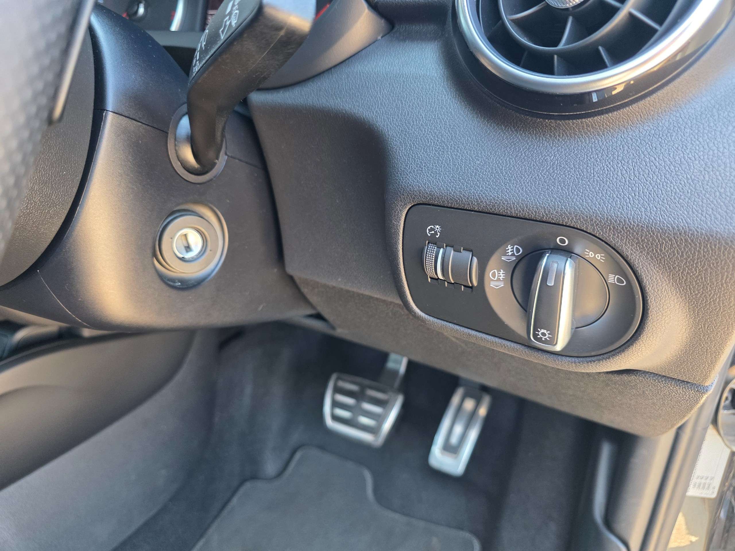 2018 AUDI A1 2018 AUDI A1