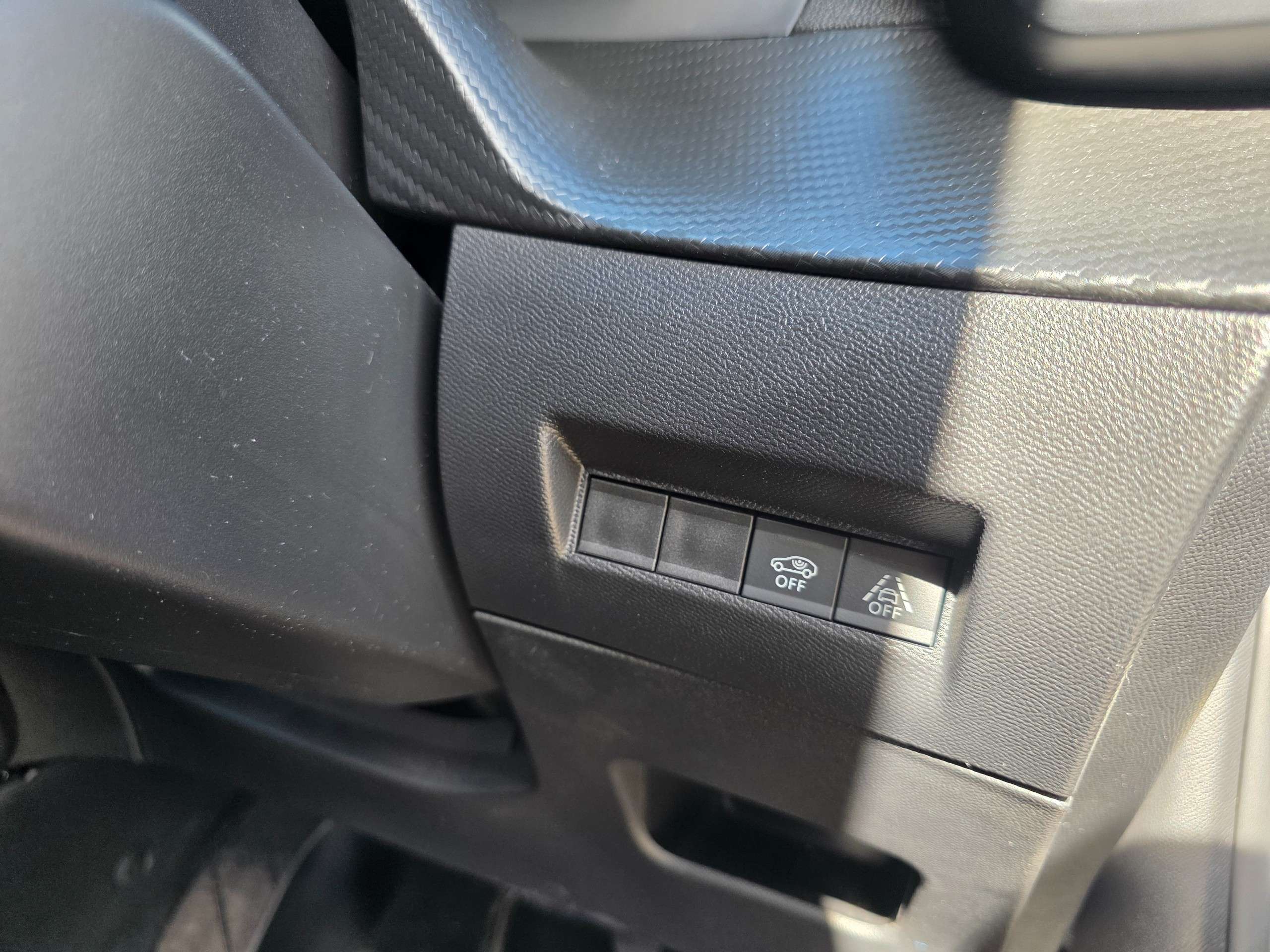 2023 PEUGEOT 2008 2023 PEUGEOT 2008