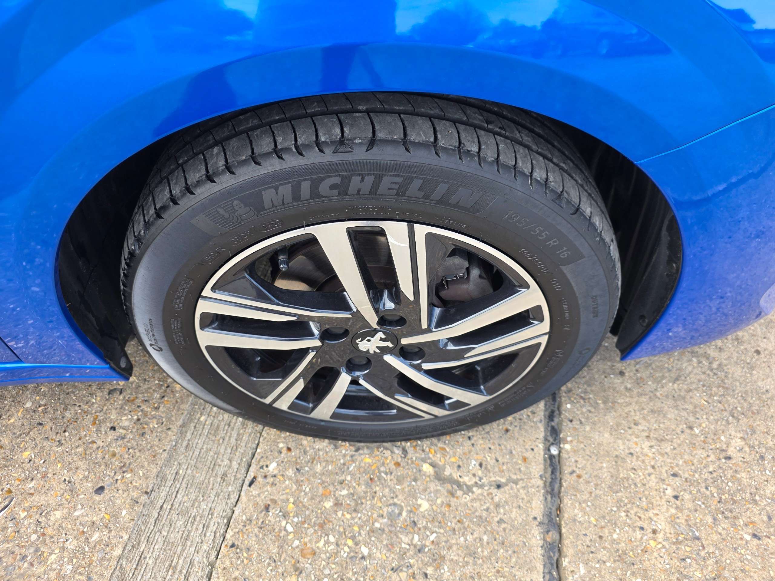 2023 PEUGEOT 208 2023 PEUGEOT 208