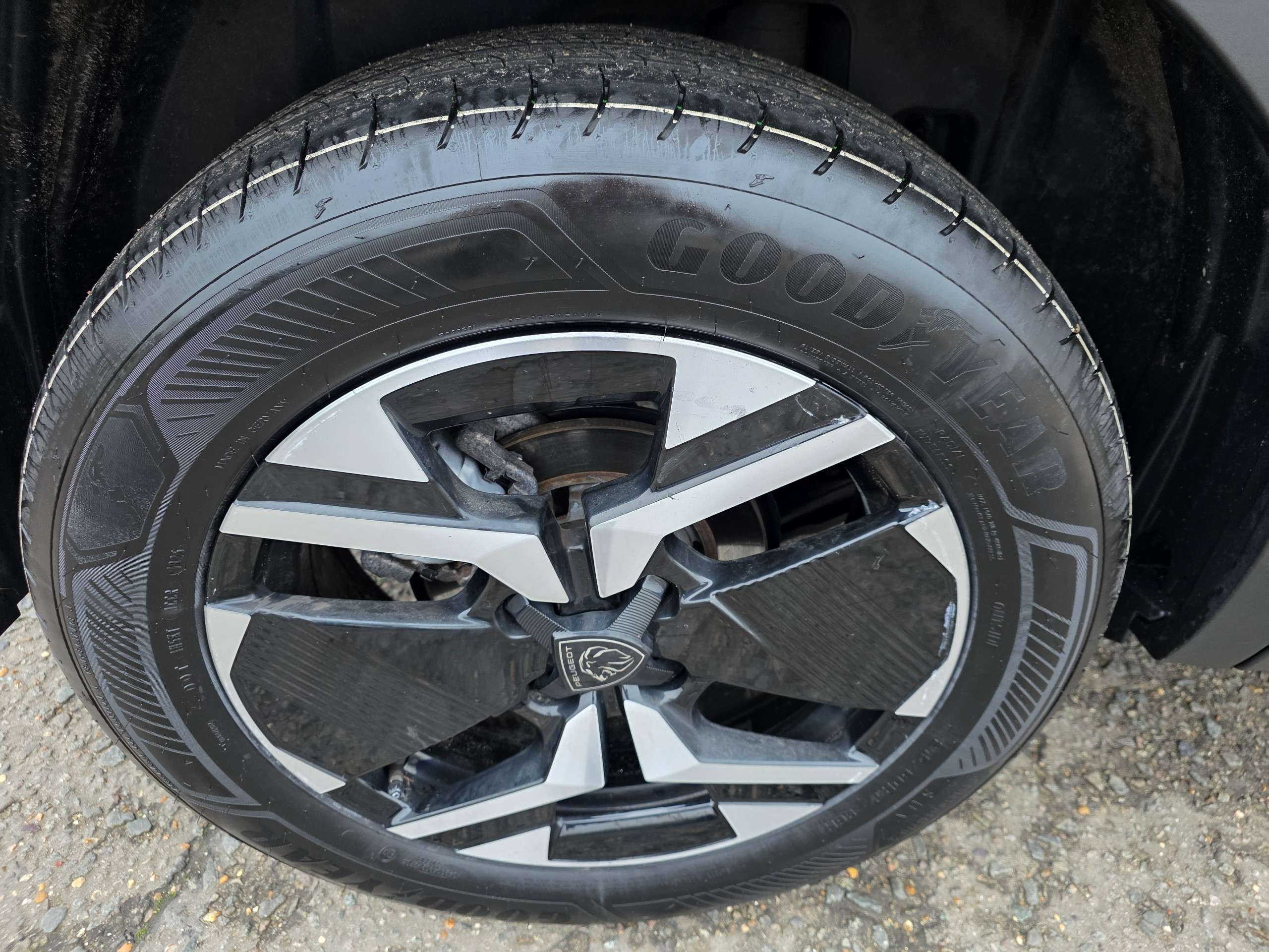 2023 PEUGEOT 2008 2023 PEUGEOT 2008