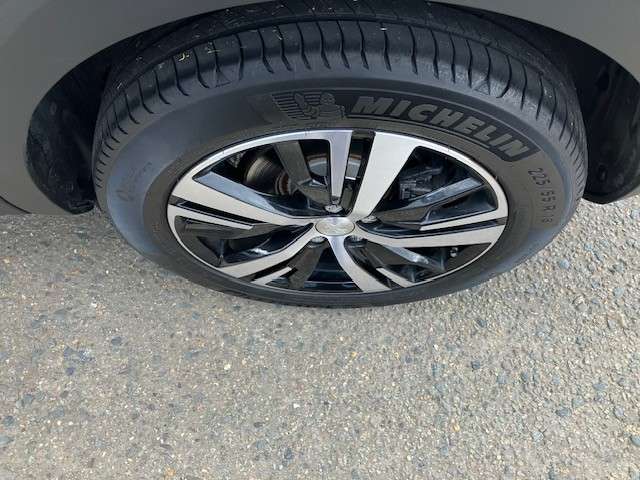 2022 PEUGEOT 3008 2022 PEUGEOT 3008