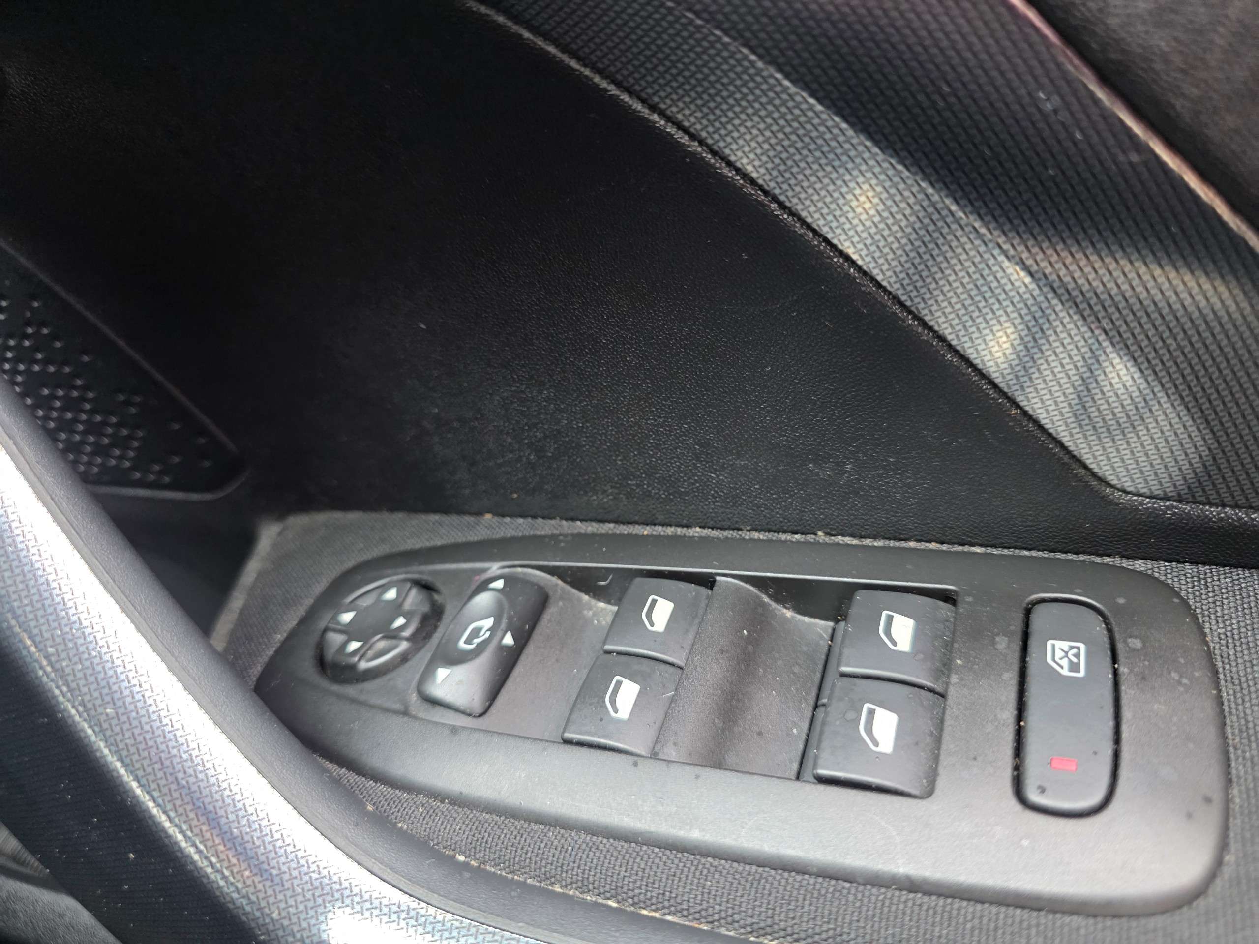 2018 PEUGEOT 2008 2018 PEUGEOT 2008