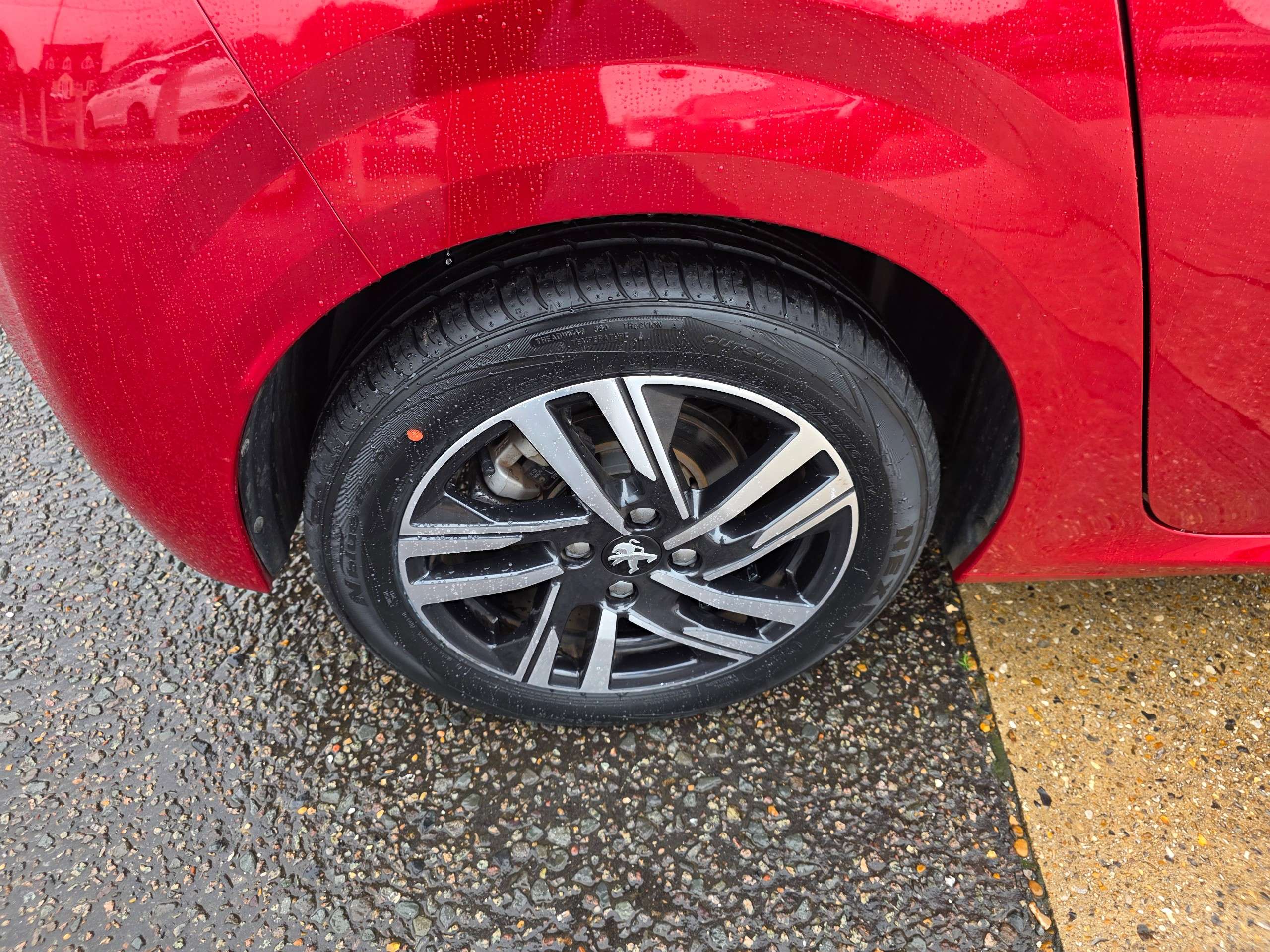 2021 PEUGEOT 208 2021 PEUGEOT 208