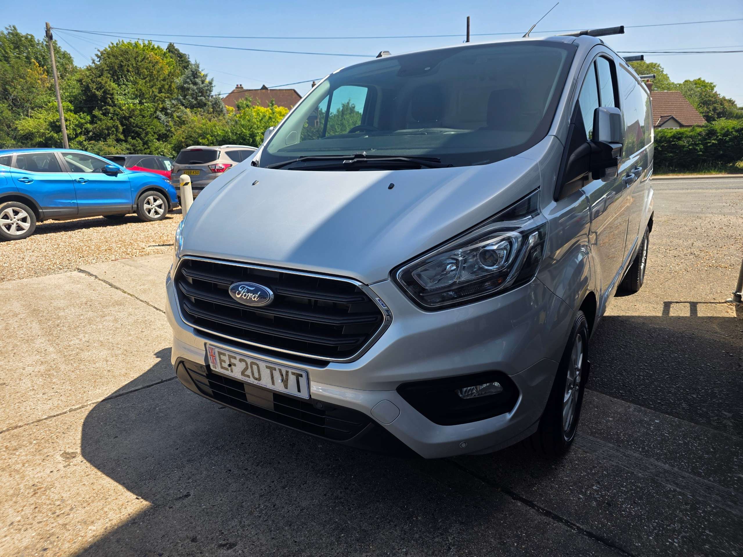 A 2020 FORD TRANSIT CUSTOM 2.0 300 EcoBlue Limited Panel Van 5dr Diesel Manual L2 H1 Euro 6 (s/s) (130 ps) A 2020 FORD TRANSIT CUSTOM 2.0 300 EcoBlue Limited Panel Van 5dr Diesel Manual L2 H1 Euro 6 (s/s) (130 ps)
