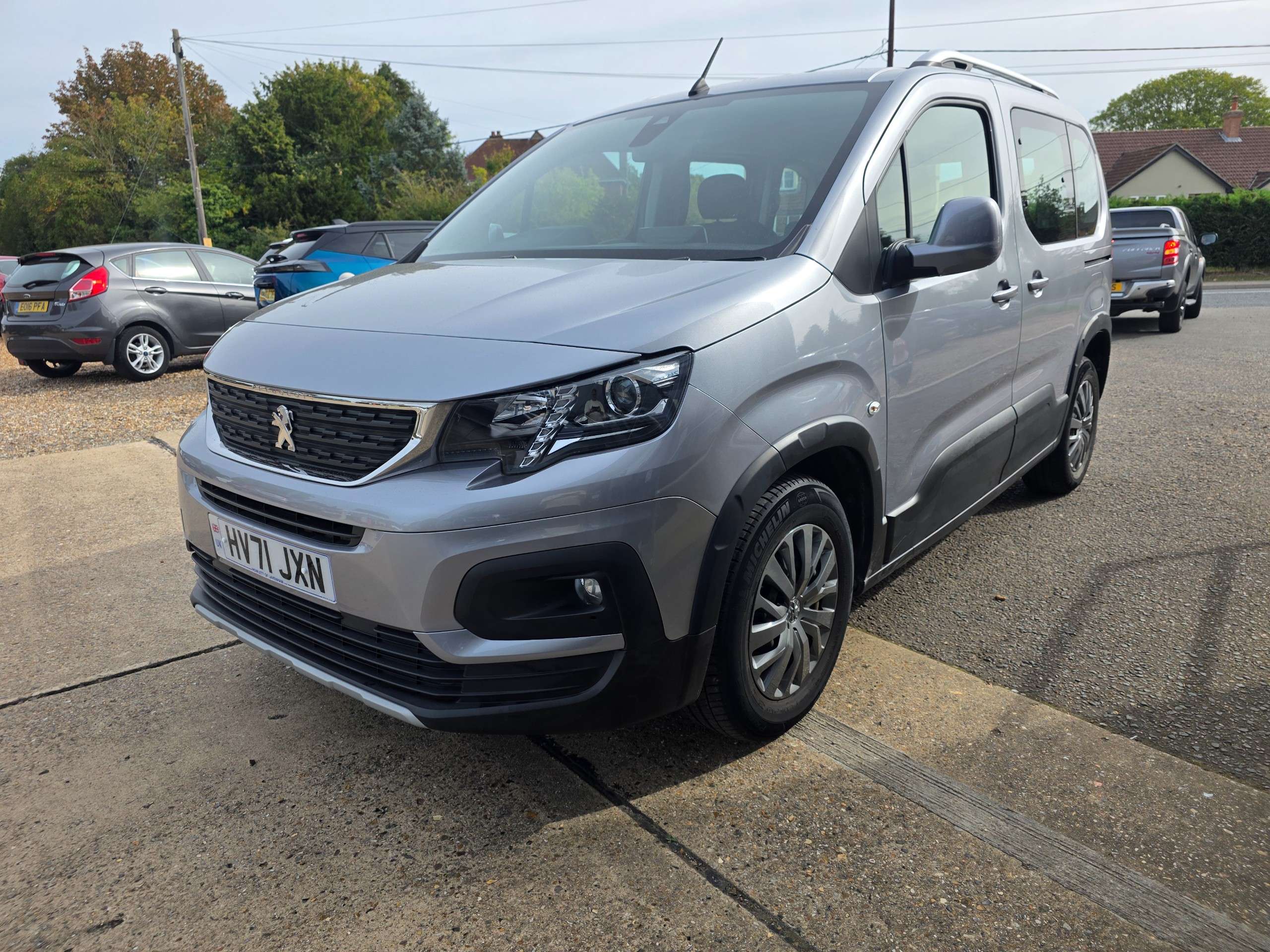 A 2021 PEUGEOT RIFTER 1.5 BlueHDi Allure Standard MPV 5dr Diesel Manual Euro 6 (s/s) (100 ps) A 2021 PEUGEOT RIFTER 1.5 BlueHDi Allure Standard MPV 5dr Diesel Manual Euro 6 (s/s) (100 ps)