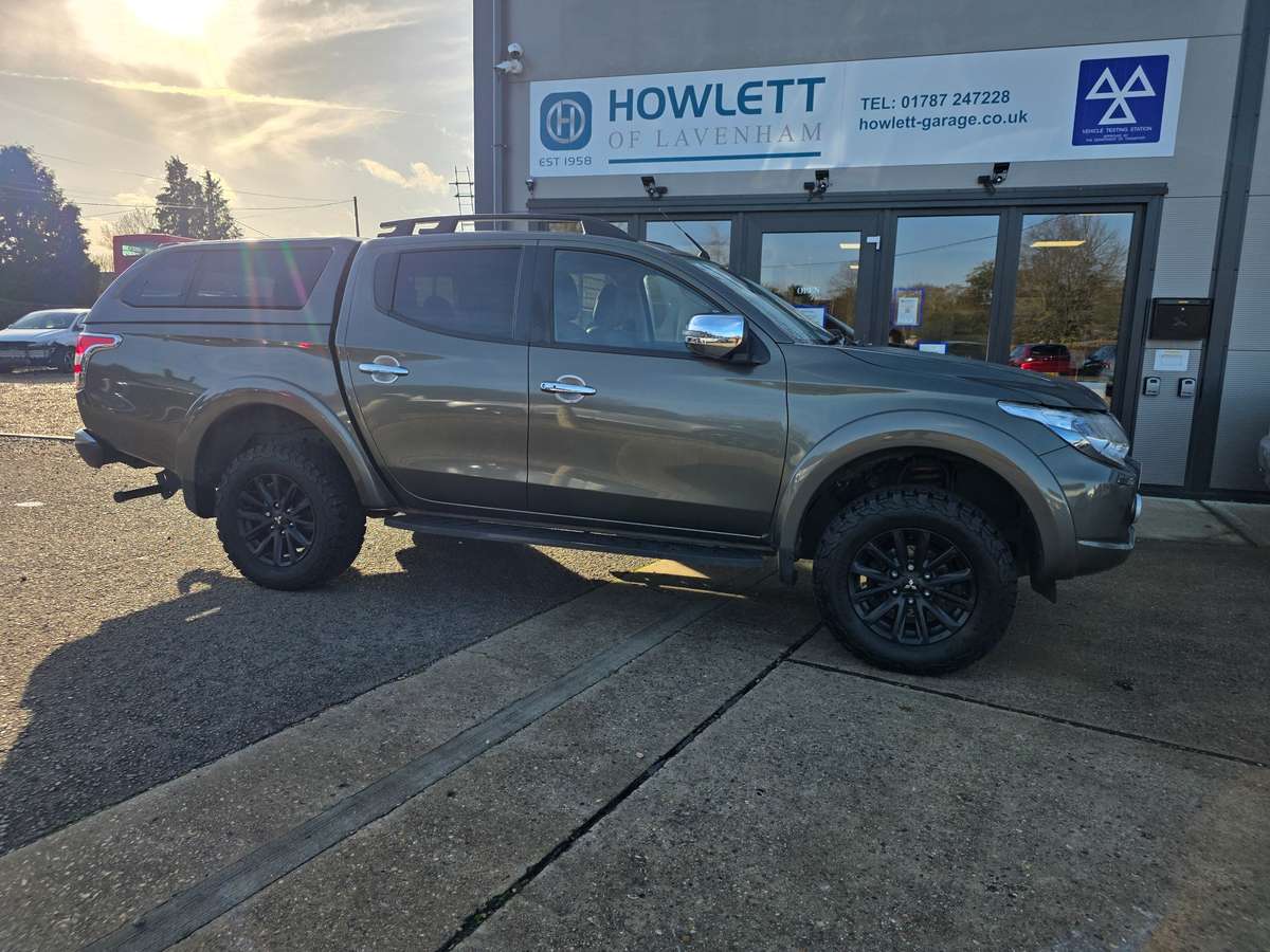 Check out this Mitsubishi L200 2018 Diesel Manual