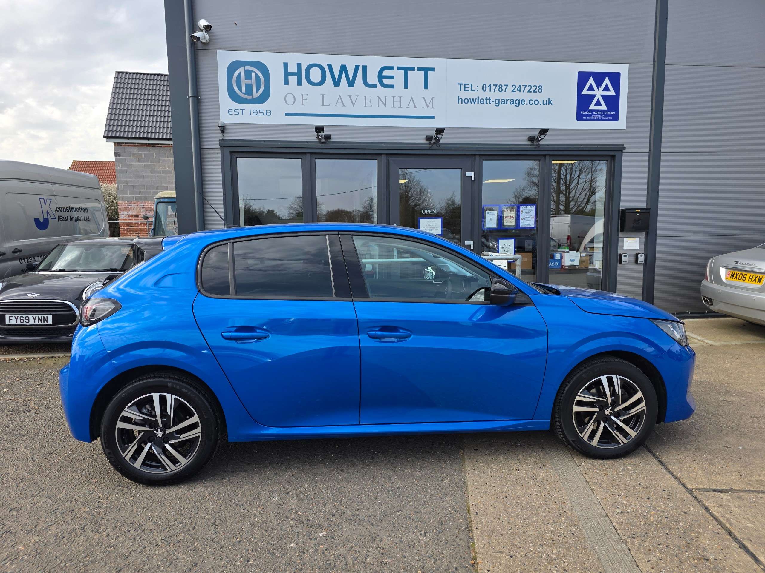 2023 PEUGEOT 208 2023 PEUGEOT 208