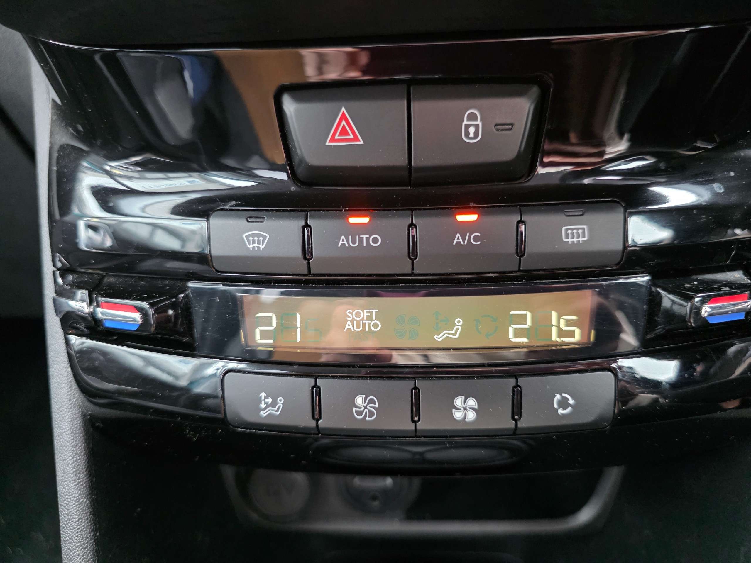 2018 PEUGEOT 2008 2018 PEUGEOT 2008