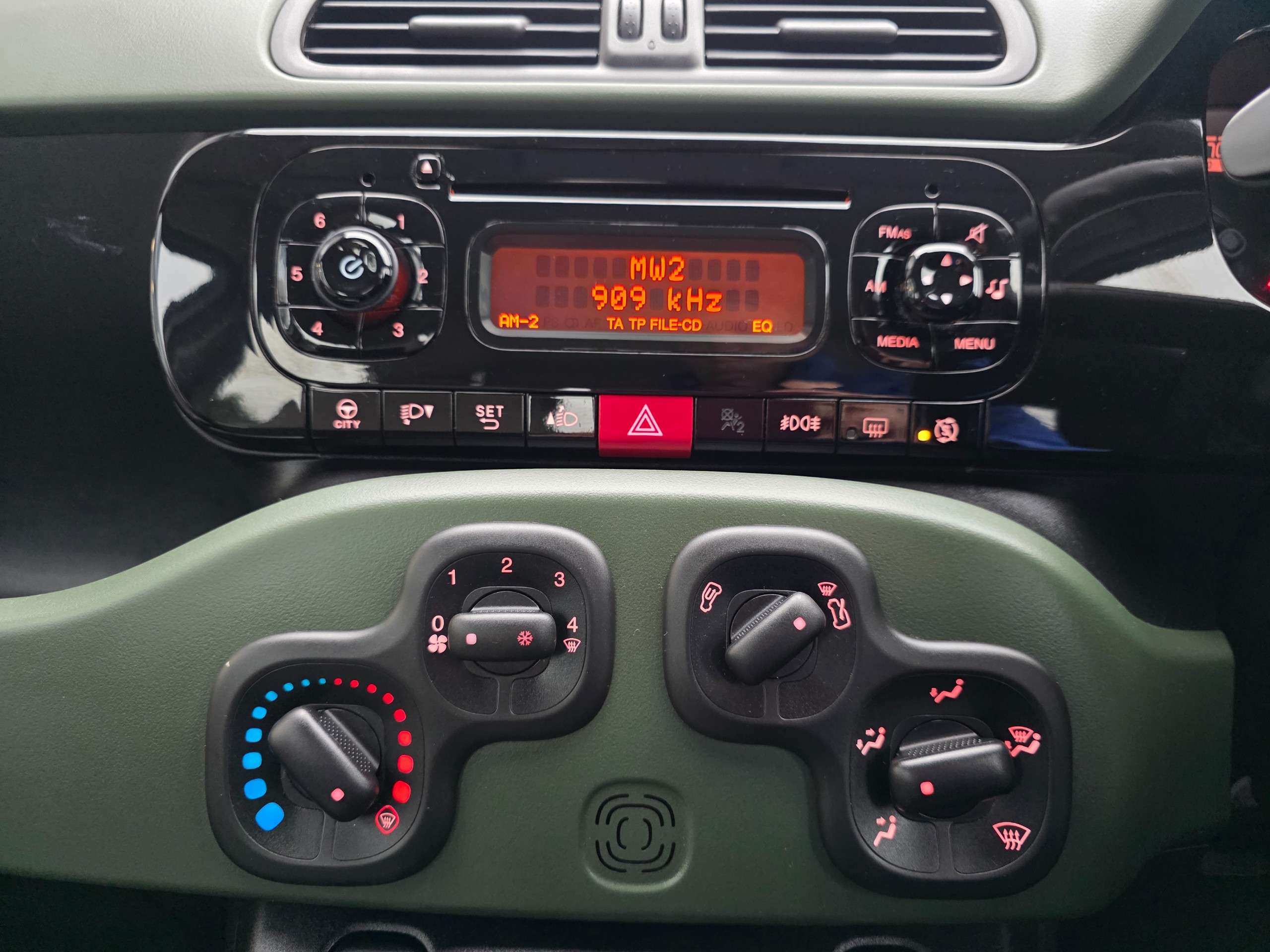 2014 FIAT PANDA 2014 FIAT PANDA