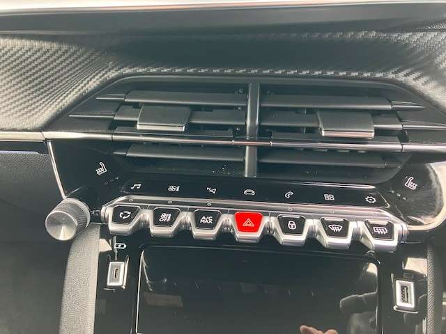 2021 PEUGEOT 2008 2021 PEUGEOT 2008