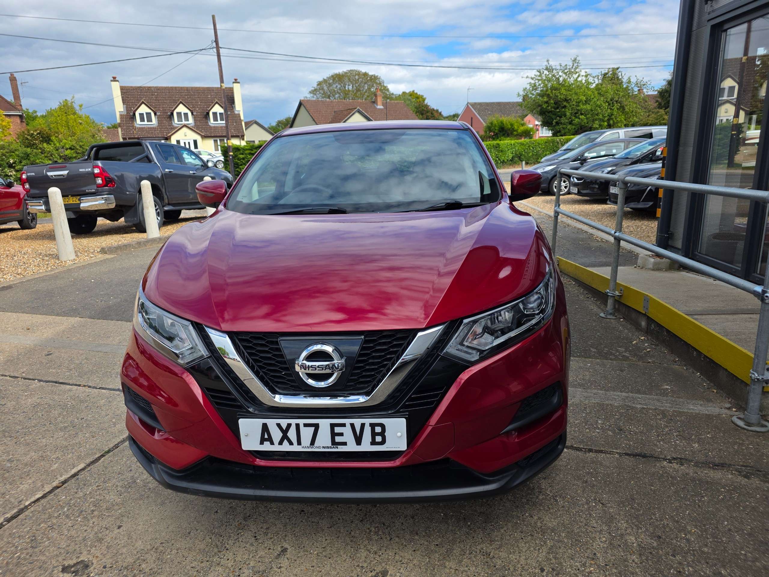 A 2017 NISSAN QASHQAI 1.2 DIG-T Visia SUV 5dr Petrol Manual Euro 6 (s/s) (115 ps) A 2017 NISSAN QASHQAI 1.2 DIG-T Visia SUV 5dr Petrol Manual Euro 6 (s/s) (115 ps)