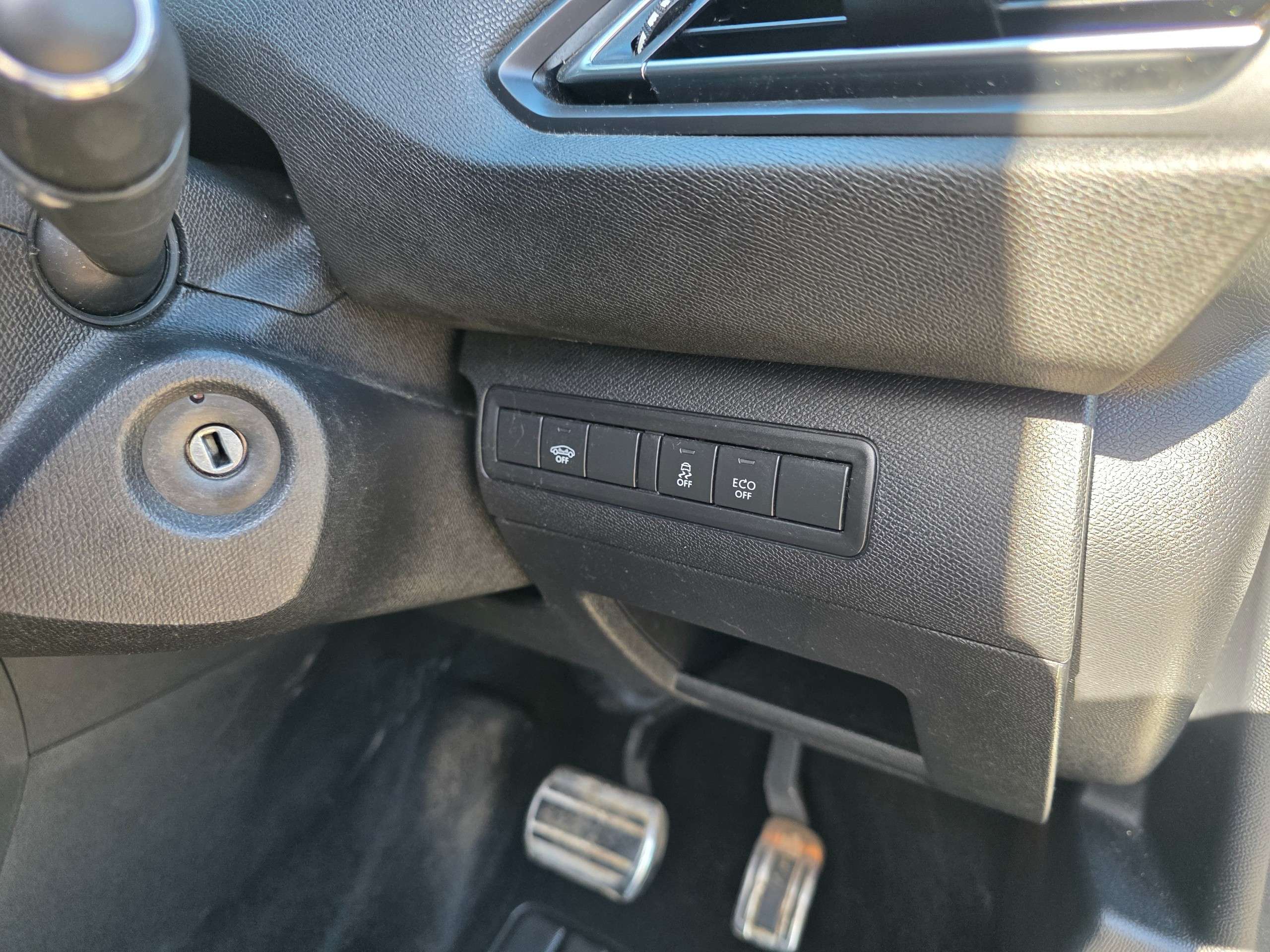 2016 PEUGEOT 308 2016 PEUGEOT 308