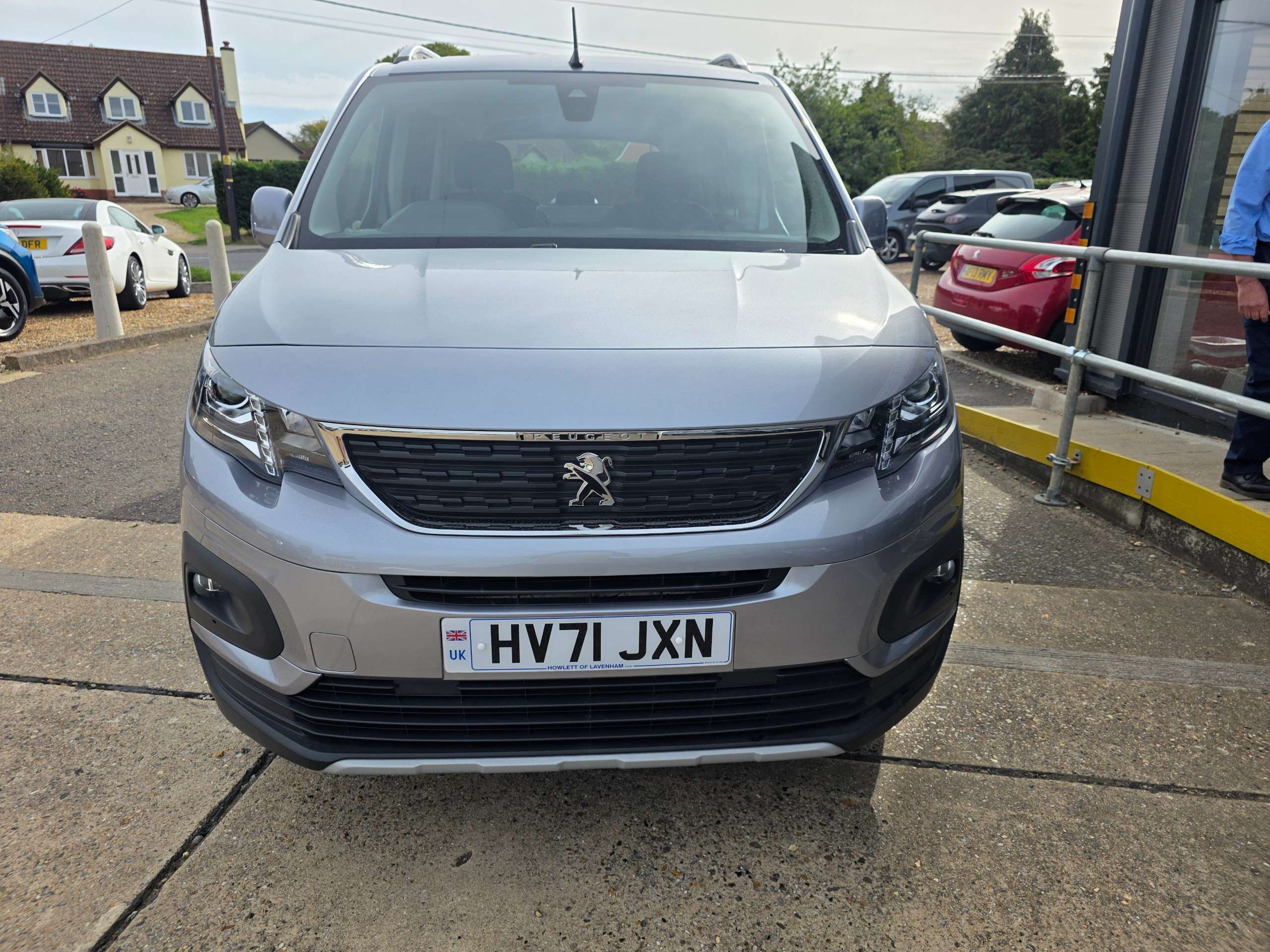 A 2021 PEUGEOT RIFTER 1.5 BlueHDi Allure Standard MPV 5dr Diesel Manual Euro 6 (s/s) (100 ps) A 2021 PEUGEOT RIFTER 1.5 BlueHDi Allure Standard MPV 5dr Diesel Manual Euro 6 (s/s) (100 ps)