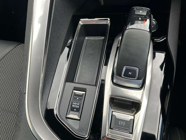 2022 PEUGEOT 3008 2022 PEUGEOT 3008