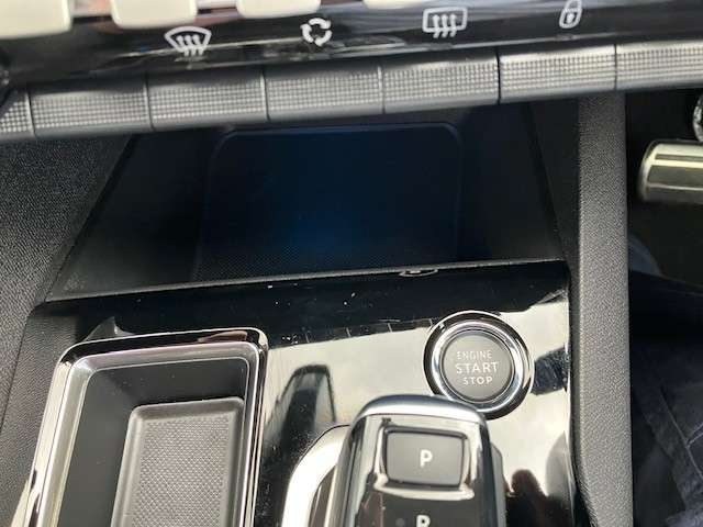 2022 PEUGEOT 3008 2022 PEUGEOT 3008