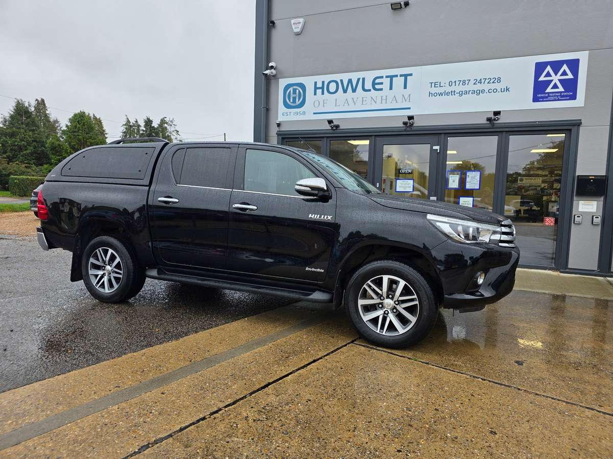 Check out this Toyota Hilux 2018 Diesel Automatic