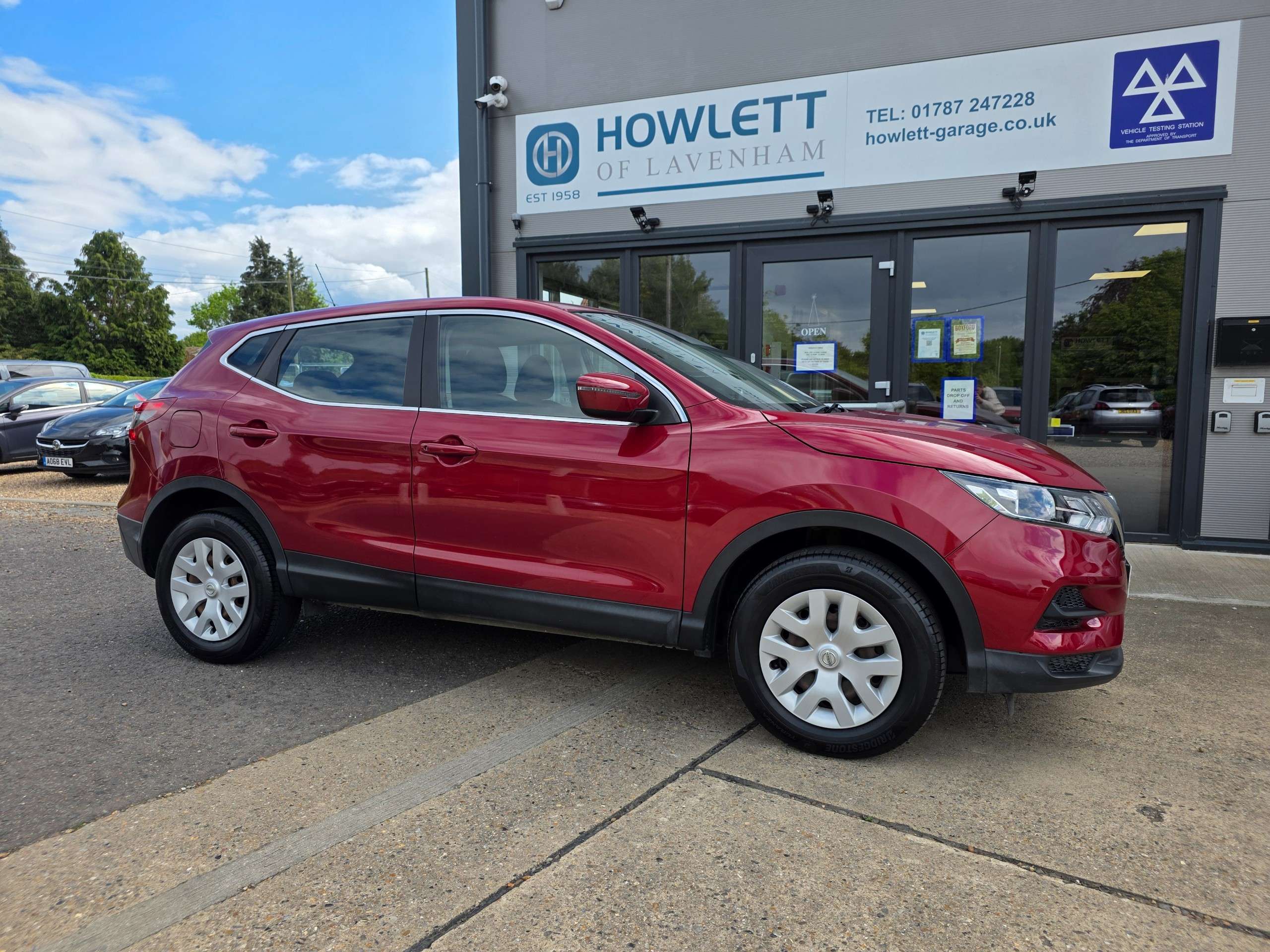 A 2017 NISSAN QASHQAI 1.2 DIG-T Visia SUV 5dr Petrol Manual Euro 6 (s/s) (115 ps) A 2017 NISSAN QASHQAI 1.2 DIG-T Visia SUV 5dr Petrol Manual Euro 6 (s/s) (115 ps)