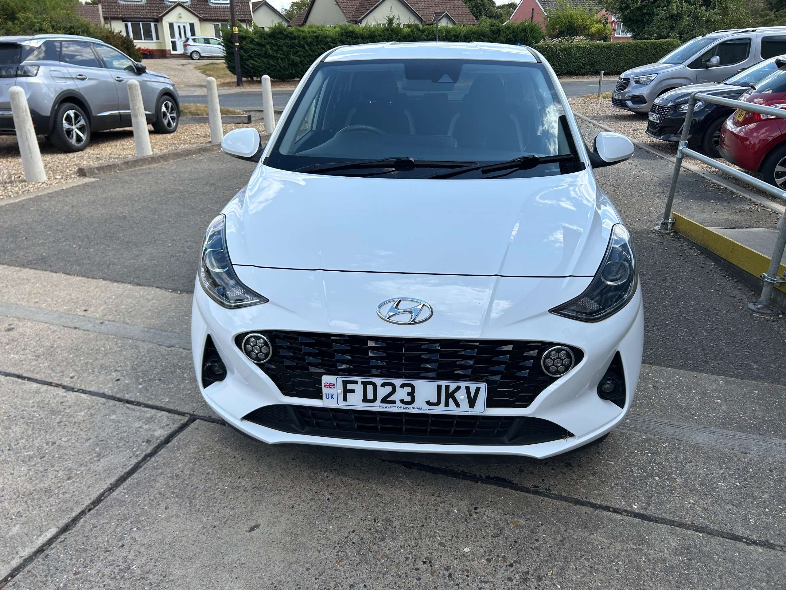A 2023 HYUNDAI I10 1.0 Premium Hatchback 5dr Petrol Auto Euro 6 (s/s) (67 ps) A 2023 HYUNDAI I10 1.0 Premium Hatchback 5dr Petrol Auto Euro 6 (s/s) (67 ps)