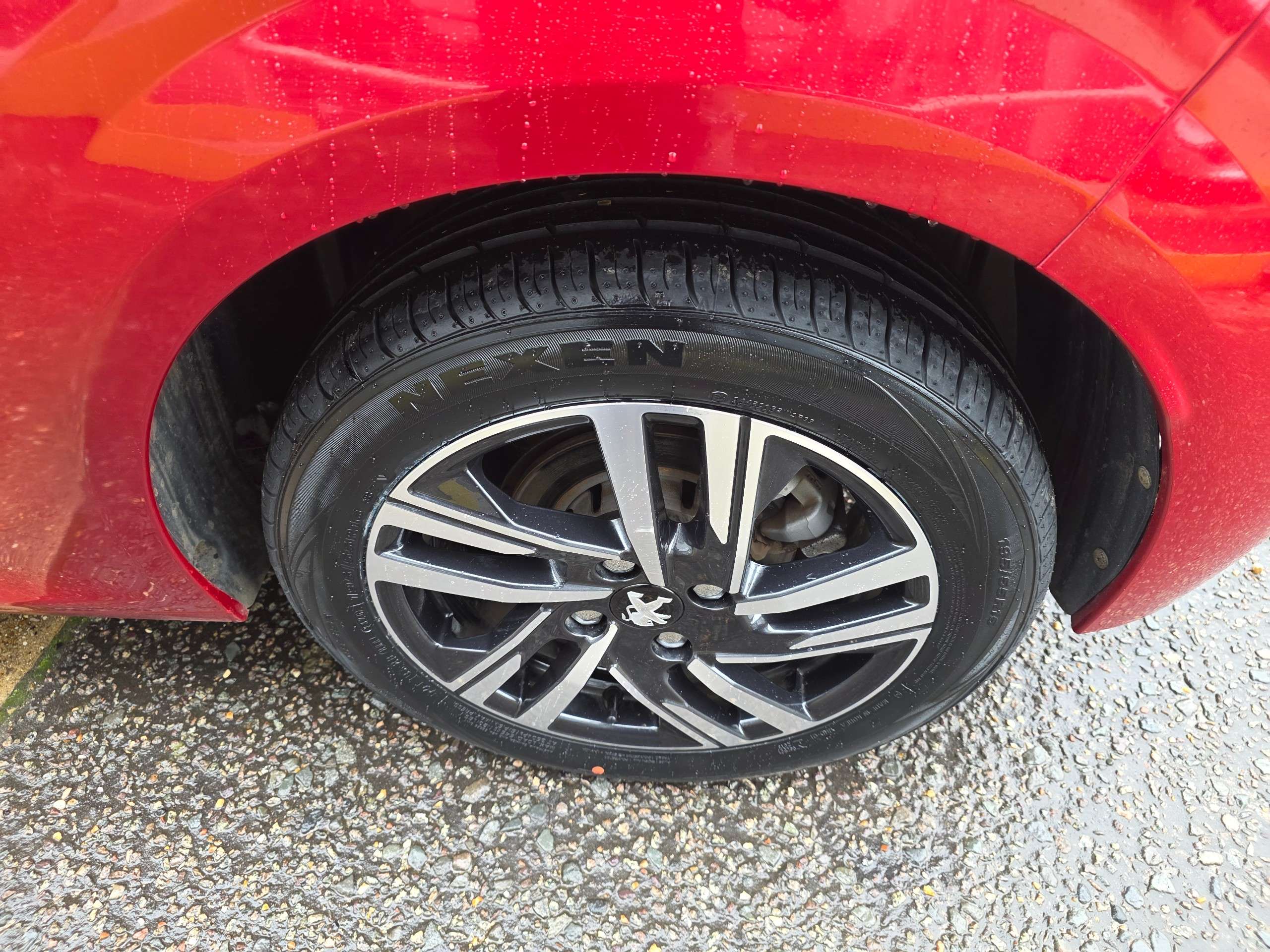 2021 PEUGEOT 208 2021 PEUGEOT 208