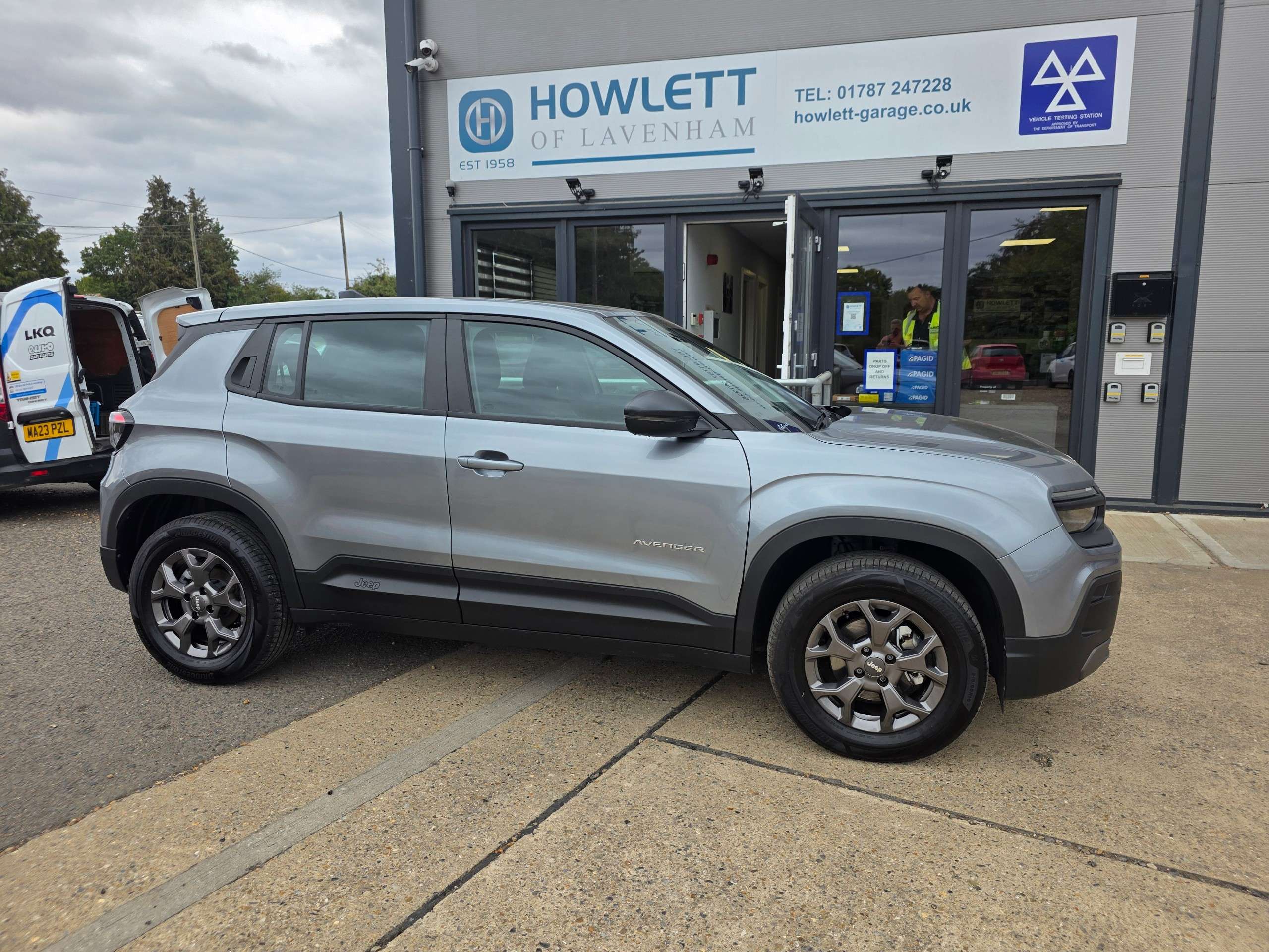 A 2025 JEEP AVENGER 1.2 Longitude SUV 5dr Petrol Manual Euro 6 (s/s) (100 ps) A 2025 JEEP AVENGER 1.2 Longitude SUV 5dr Petrol Manual Euro 6 (s/s) (100 ps)