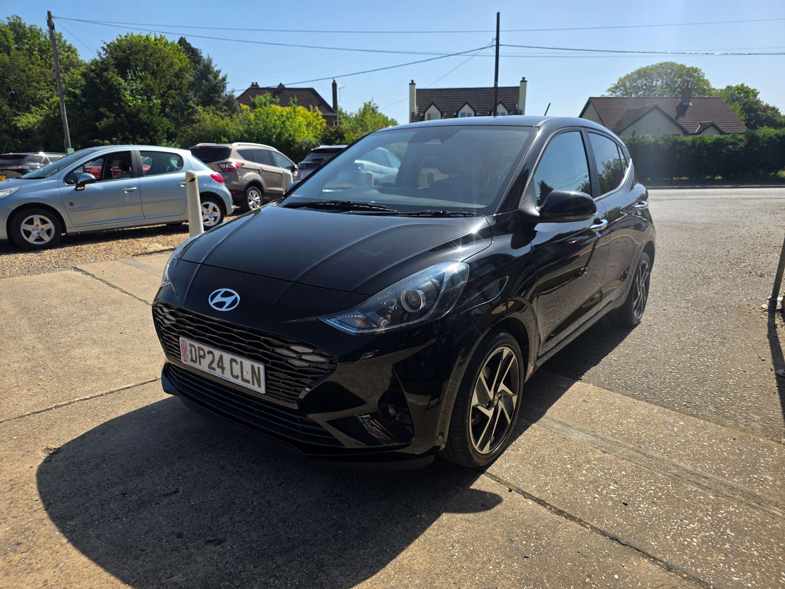 A 2024 HYUNDAI I10 1.0 Premium Hatchback 5dr Petrol Auto Euro 6 (s/s) (67 ps) A 2024 HYUNDAI I10 1.0 Premium Hatchback 5dr Petrol Auto Euro 6 (s/s) (67 ps)