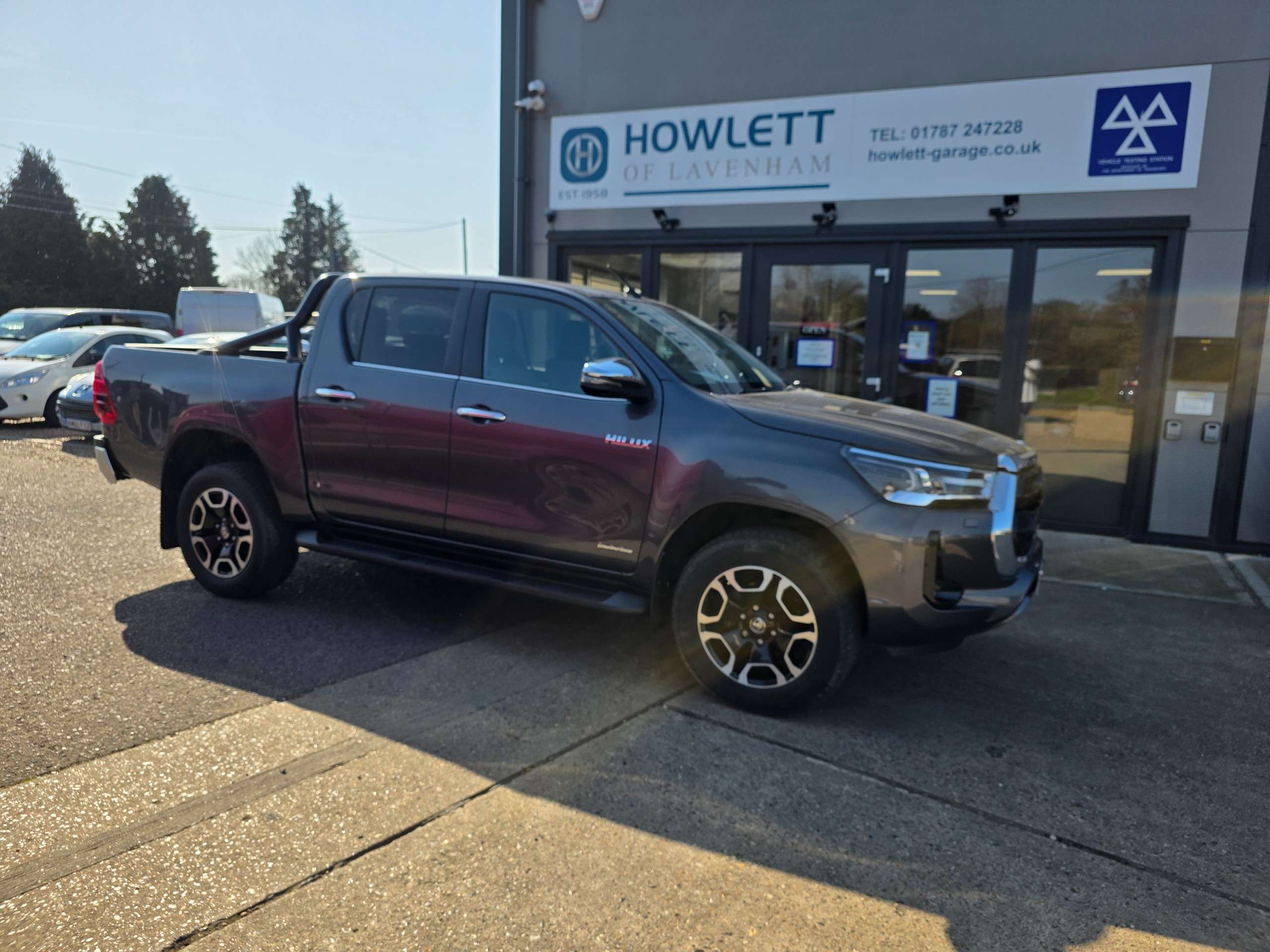 A 2021 TOYOTA HILUX 2.4 D-4D Invincible Pickup Double Cab 4dr Diesel Auto 4WD Euro 6 (s/s) (150 ps) A 2021 TOYOTA HILUX 2.4 D-4D Invincible Pickup Double Cab 4dr Diesel Auto 4WD Euro 6 (s/s) (150 ps)