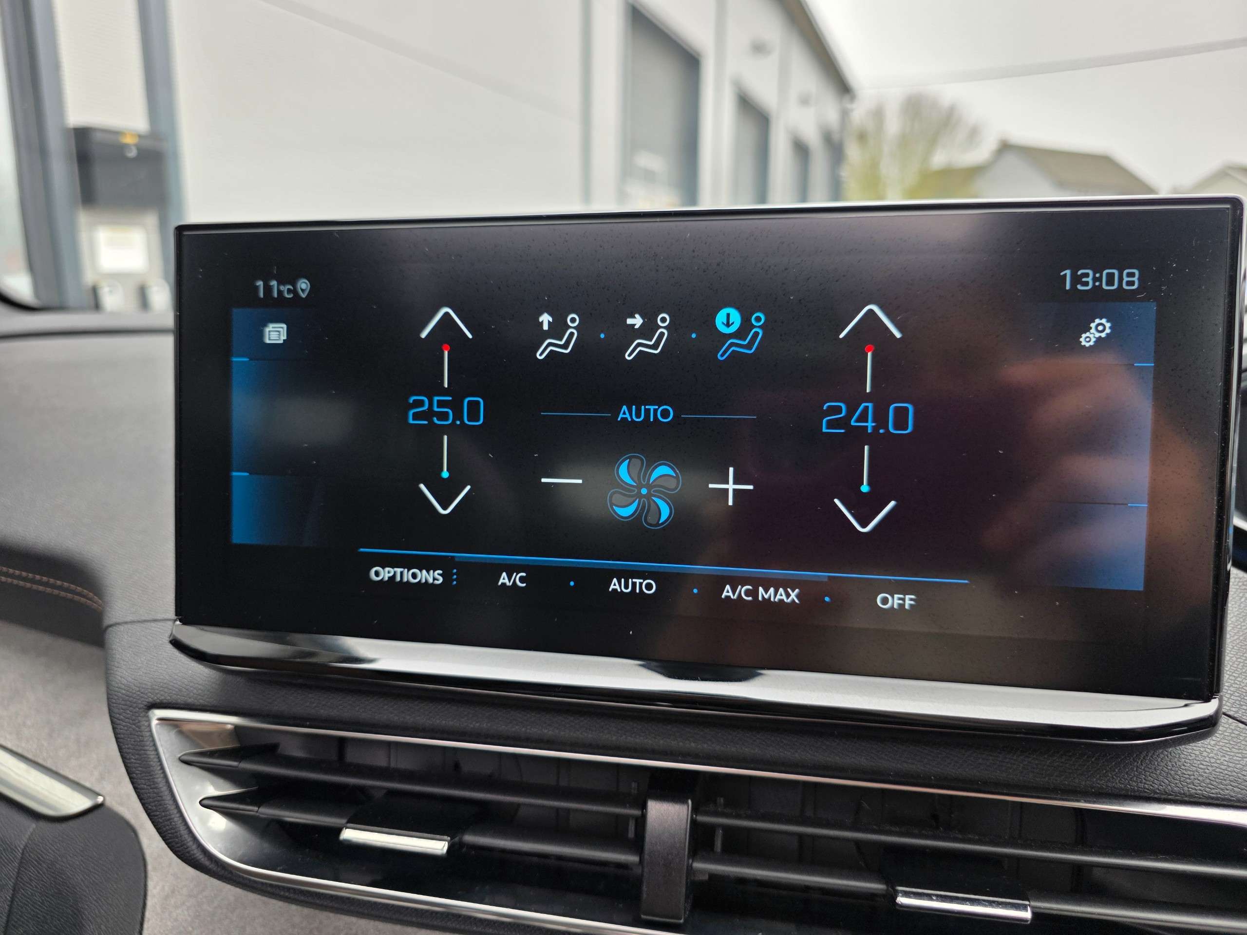 2023 PEUGEOT 3008 2023 PEUGEOT 3008