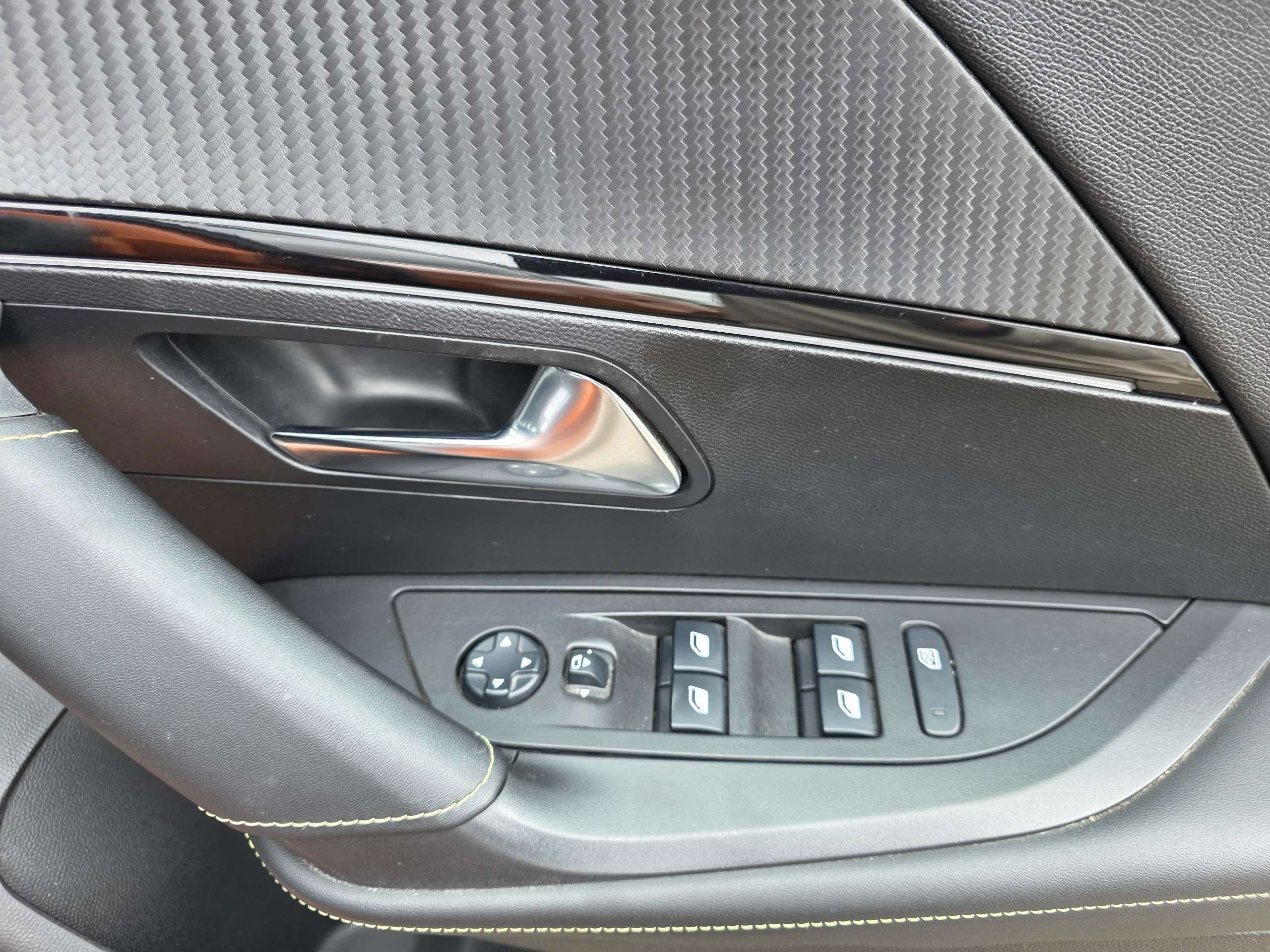 2020 PEUGEOT 2008 2020 PEUGEOT 2008