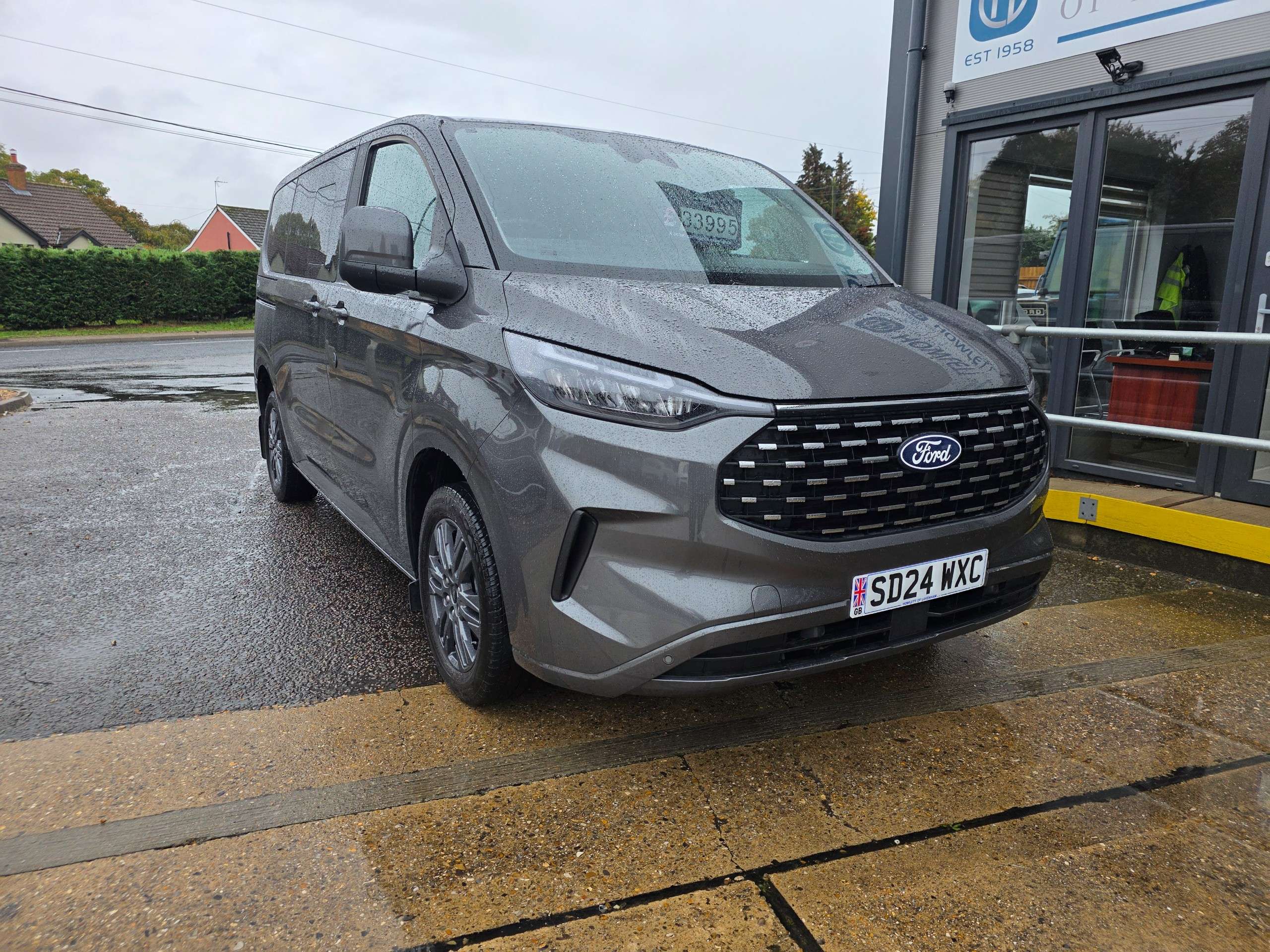 A 2024 FORD TOURNEO CUSTOM 2.0 320 EcoBlue Titanium Luxe Minibus Double Cab 5dr Diesel Manual L1 Euro 6 (s/s) (136 ps) A 2024 FORD TOURNEO CUSTOM 2.0 320 EcoBlue Titanium Luxe Minibus Double Cab 5dr Diesel Manual L1 Euro 6 (s/s) (136 ps)