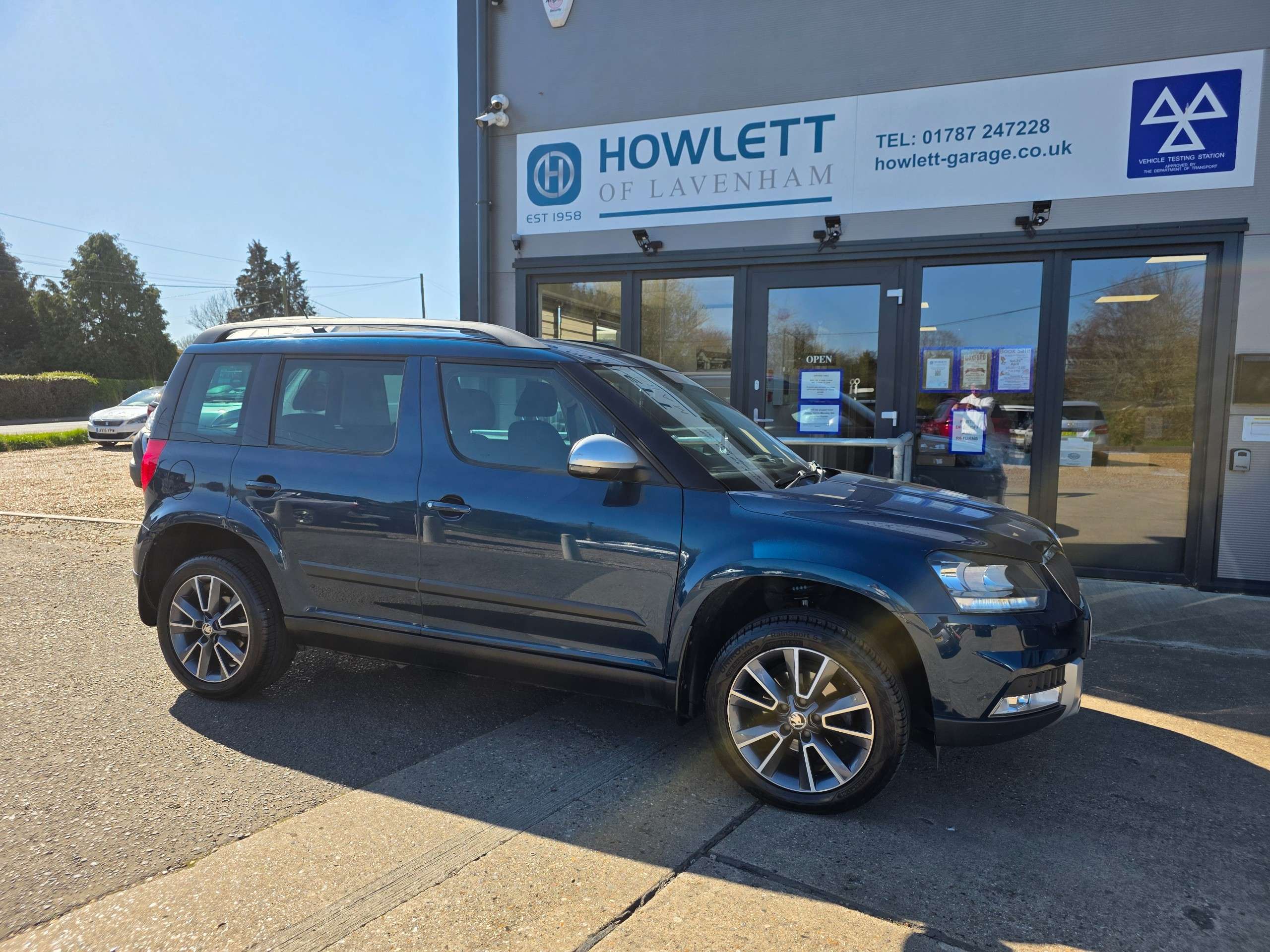 A 2017 SKODA YETI 1.2 TSI SE Drive Outdoor 5dr Petrol DSG Euro 6 (s/s) (110 ps) A 2017 SKODA YETI 1.2 TSI SE Drive Outdoor 5dr Petrol DSG Euro 6 (s/s) (110 ps)