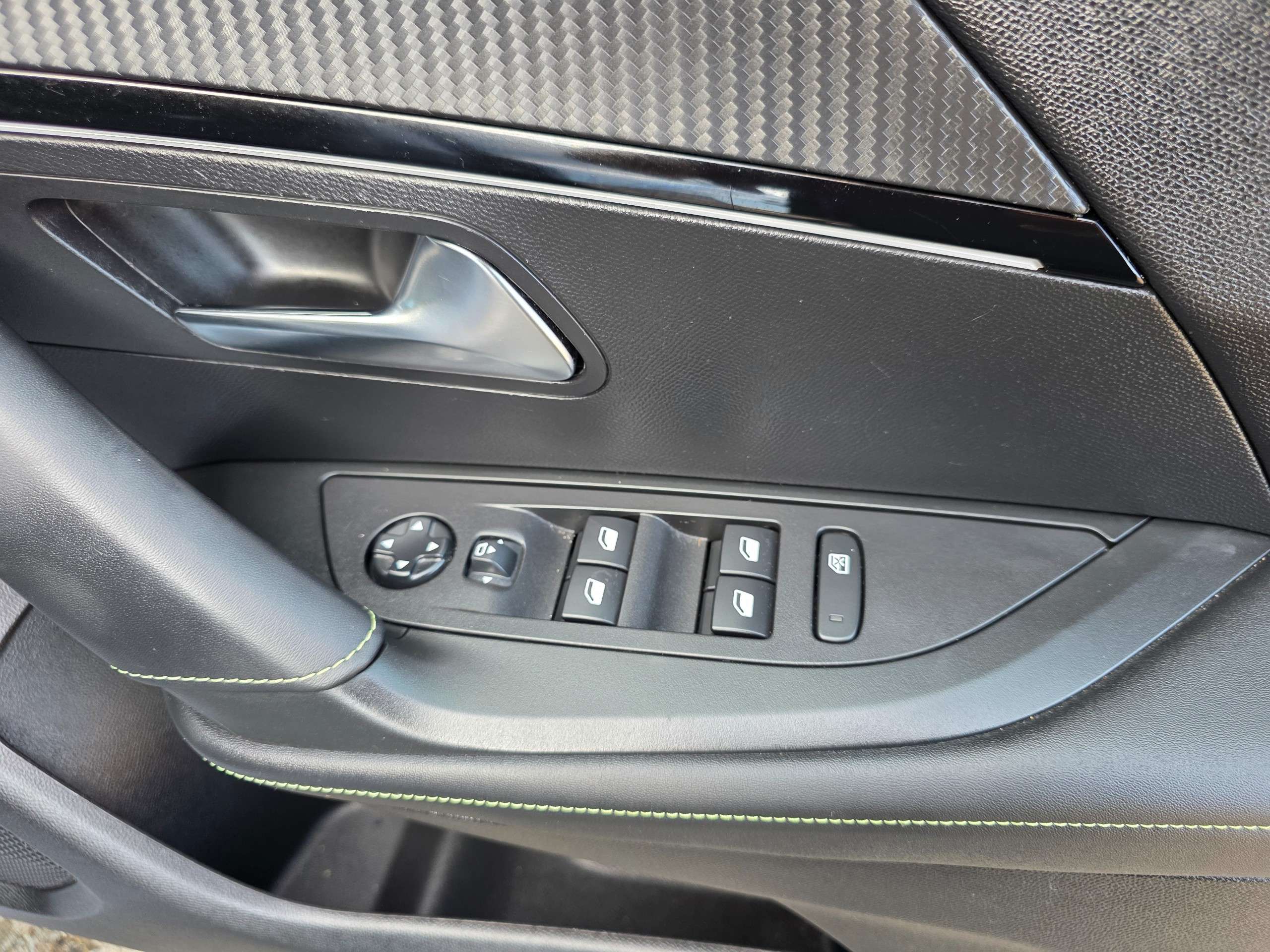 2022 PEUGEOT 2008 2022 PEUGEOT 2008