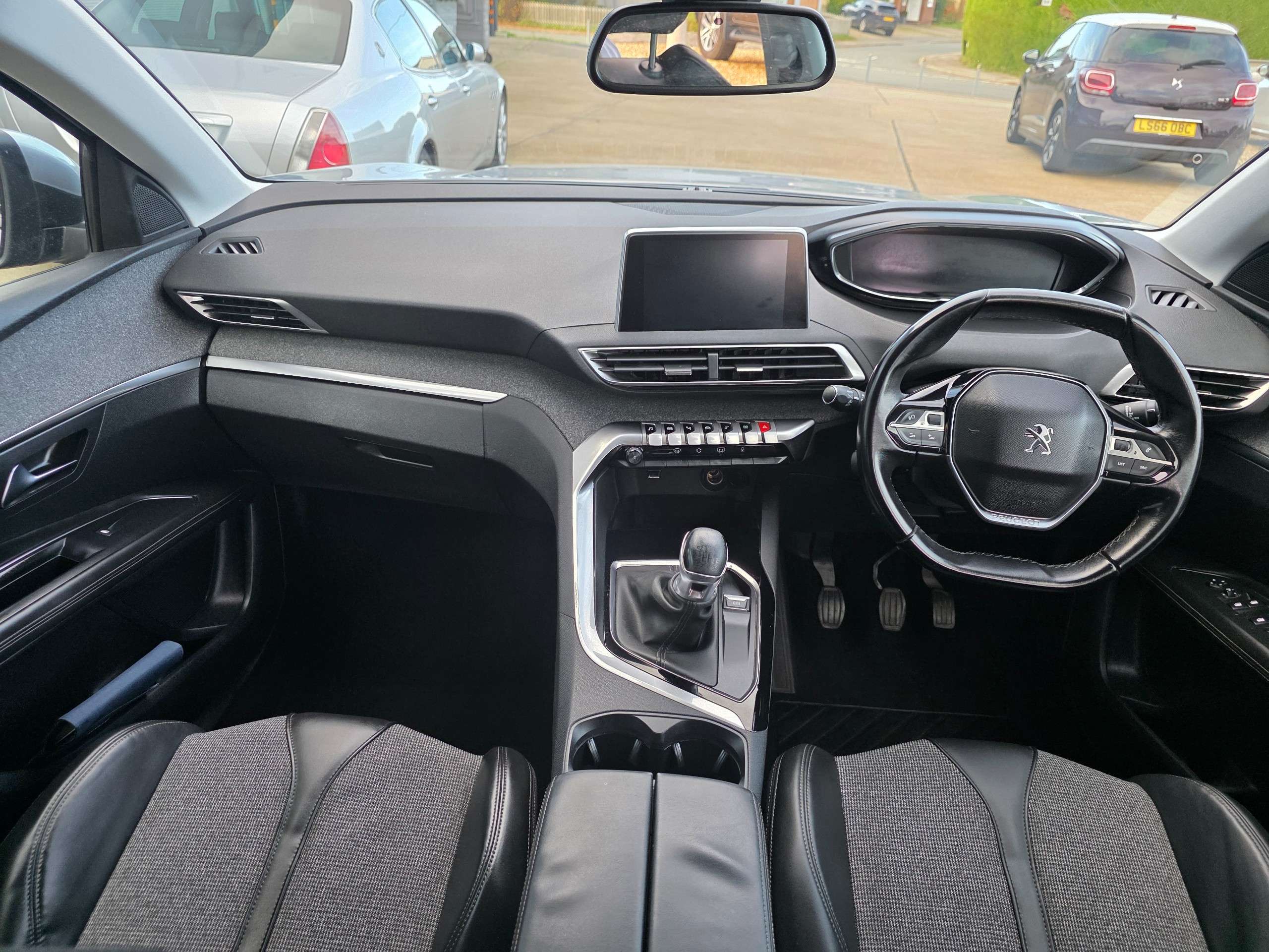 2018 PEUGEOT 3008 2018 PEUGEOT 3008