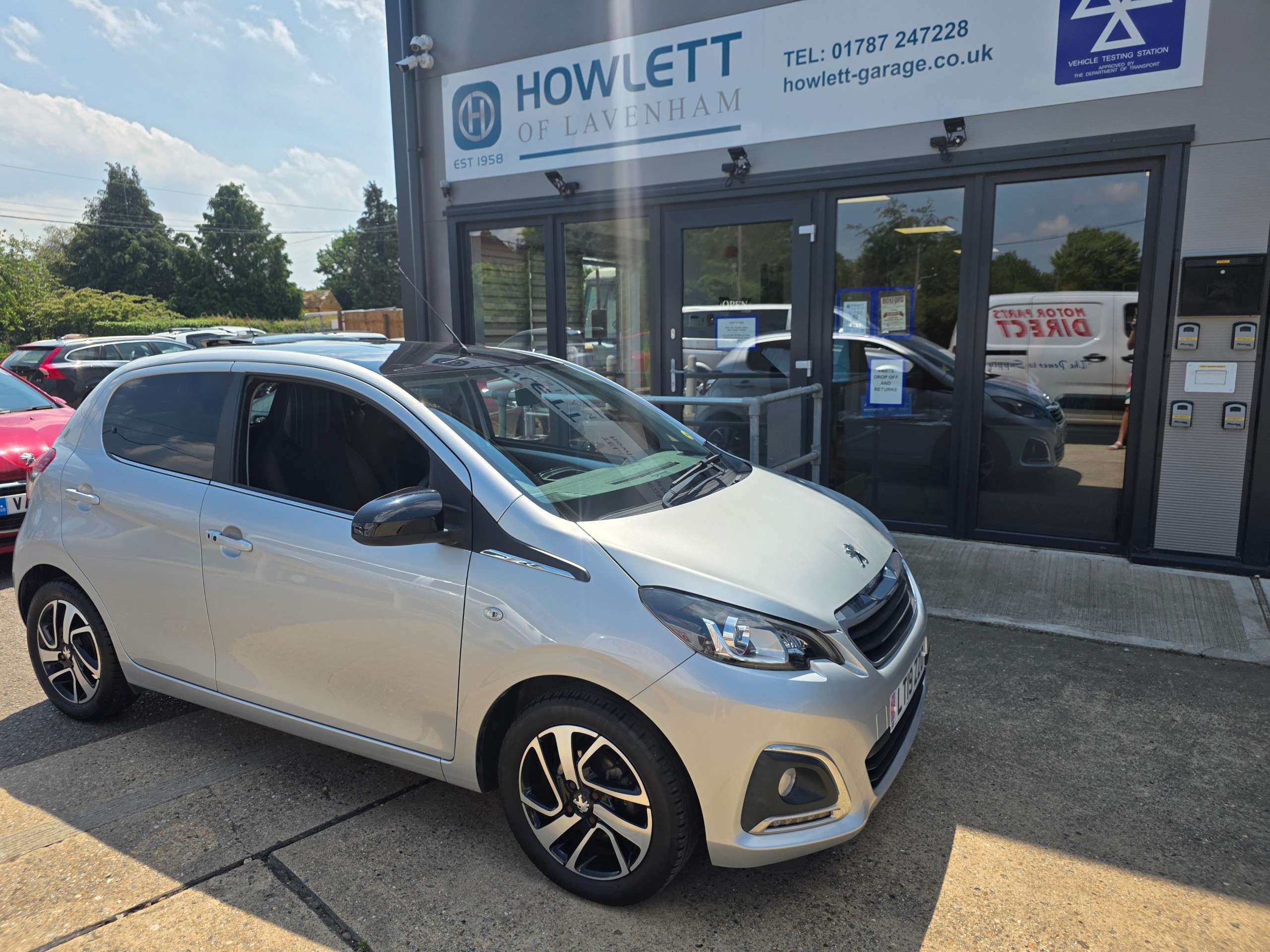 A 2019 PEUGEOT 108 1.0 Allure Hatchback 5dr Petrol 2 Tronic Euro 6 (72 ps) A 2019 PEUGEOT 108 1.0 Allure Hatchback 5dr Petrol 2 Tronic Euro 6 (72 ps)