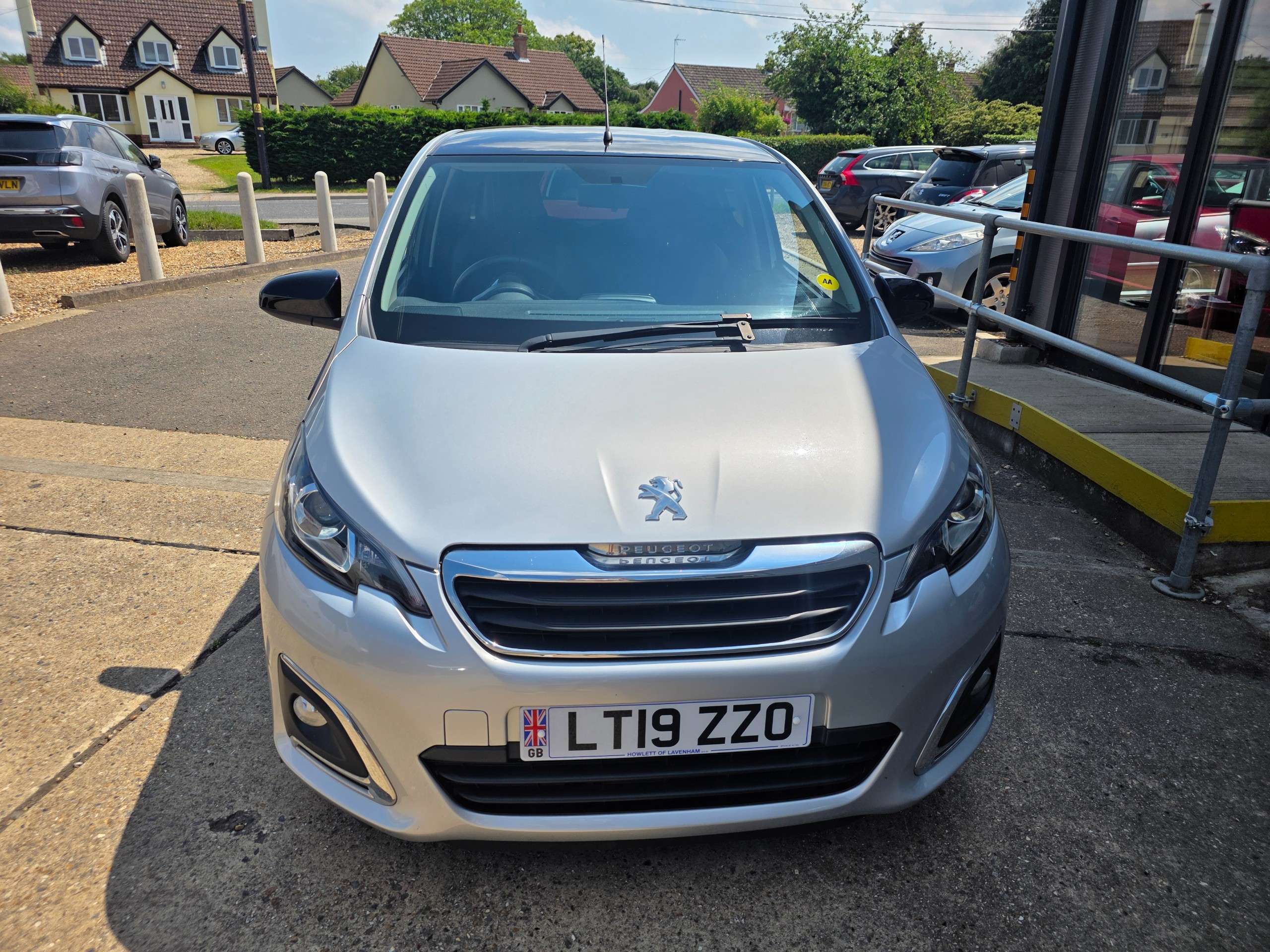 A 2019 PEUGEOT 108 1.0 Allure Hatchback 5dr Petrol 2 Tronic Euro 6 (72 ps) A 2019 PEUGEOT 108 1.0 Allure Hatchback 5dr Petrol 2 Tronic Euro 6 (72 ps)