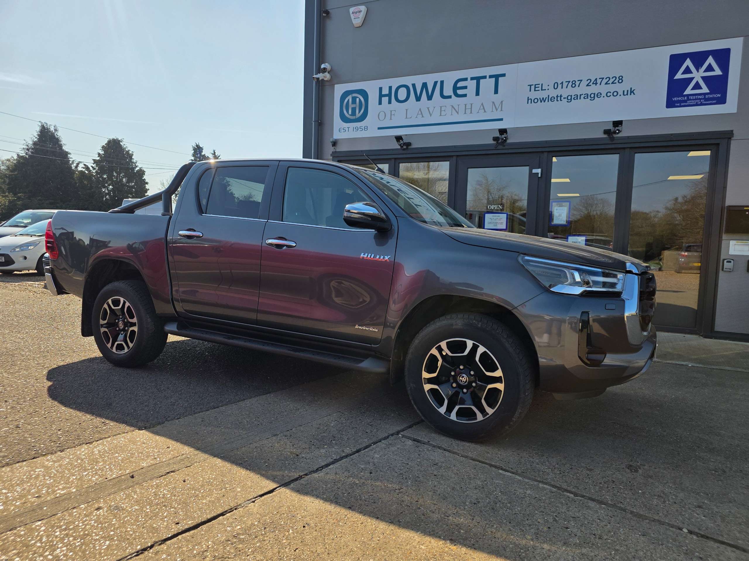 A 2021 TOYOTA HILUX 2.4 D-4D Invincible Pickup Double Cab 4dr Diesel Auto 4WD Euro 6 (s/s) (150 ps) A 2021 TOYOTA HILUX 2.4 D-4D Invincible Pickup Double Cab 4dr Diesel Auto 4WD Euro 6 (s/s) (150 ps)