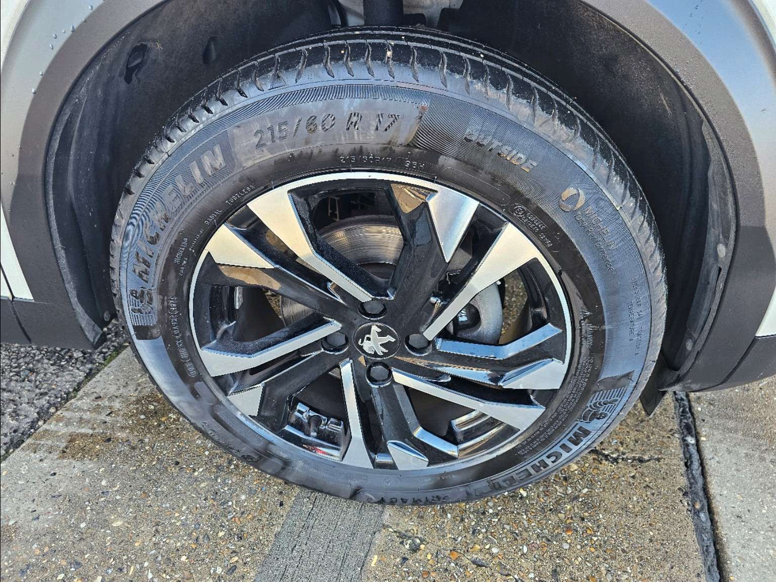 A 2020 PEUGEOT 2008 1.2 PureTech 130 Allure 5dr A 2020 PEUGEOT 2008 1.2 PureTech 130 Allure 5dr