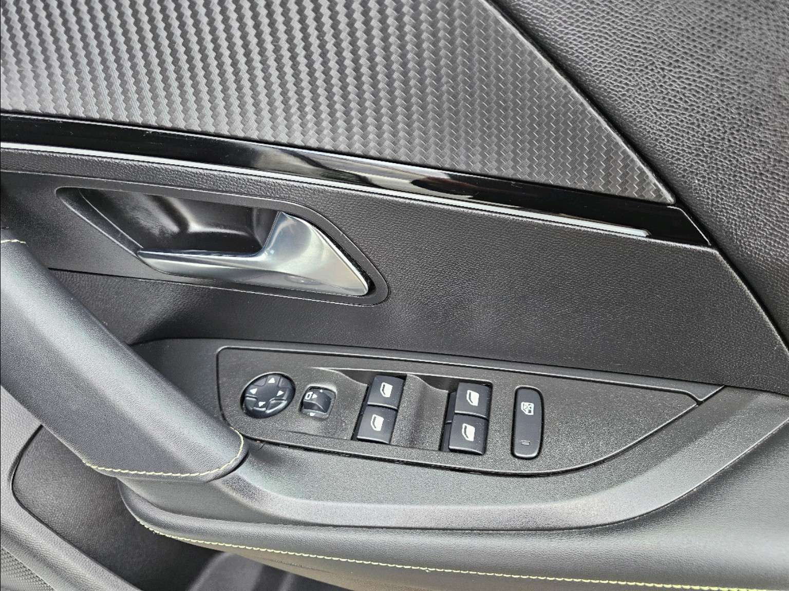 2020 PEUGEOT 2008 2020 PEUGEOT 2008