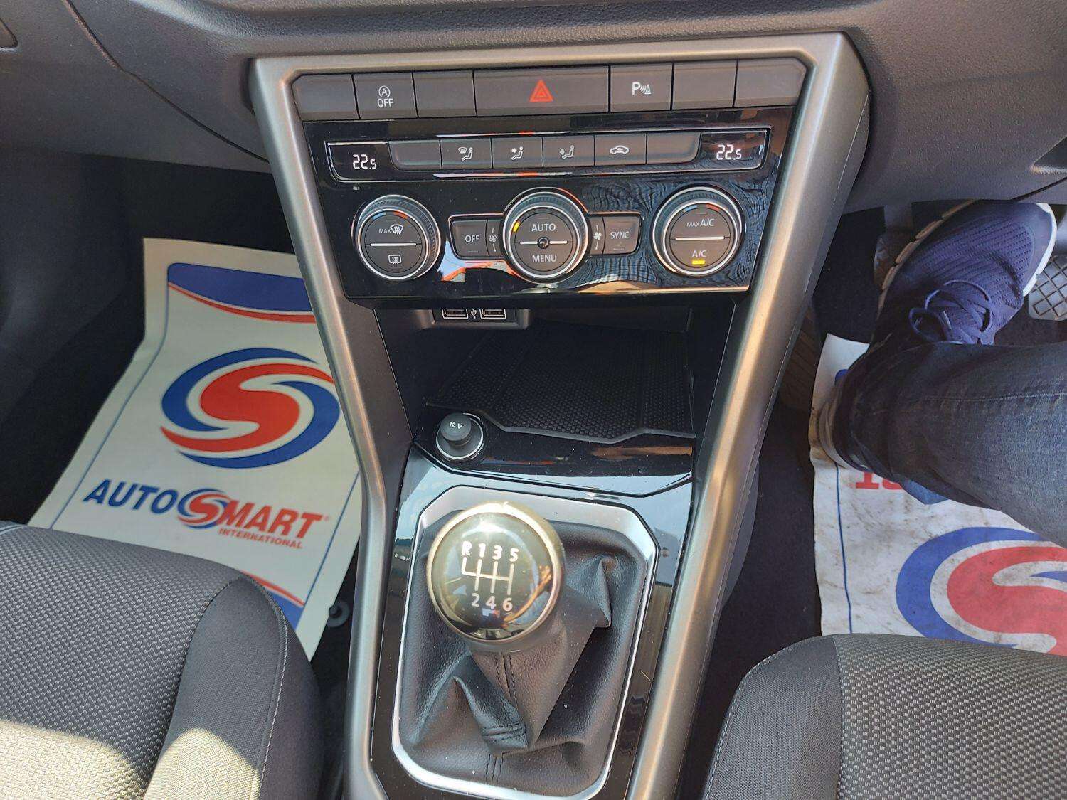 2020 VOLKSWAGEN T-ROC 2020 VOLKSWAGEN T-ROC