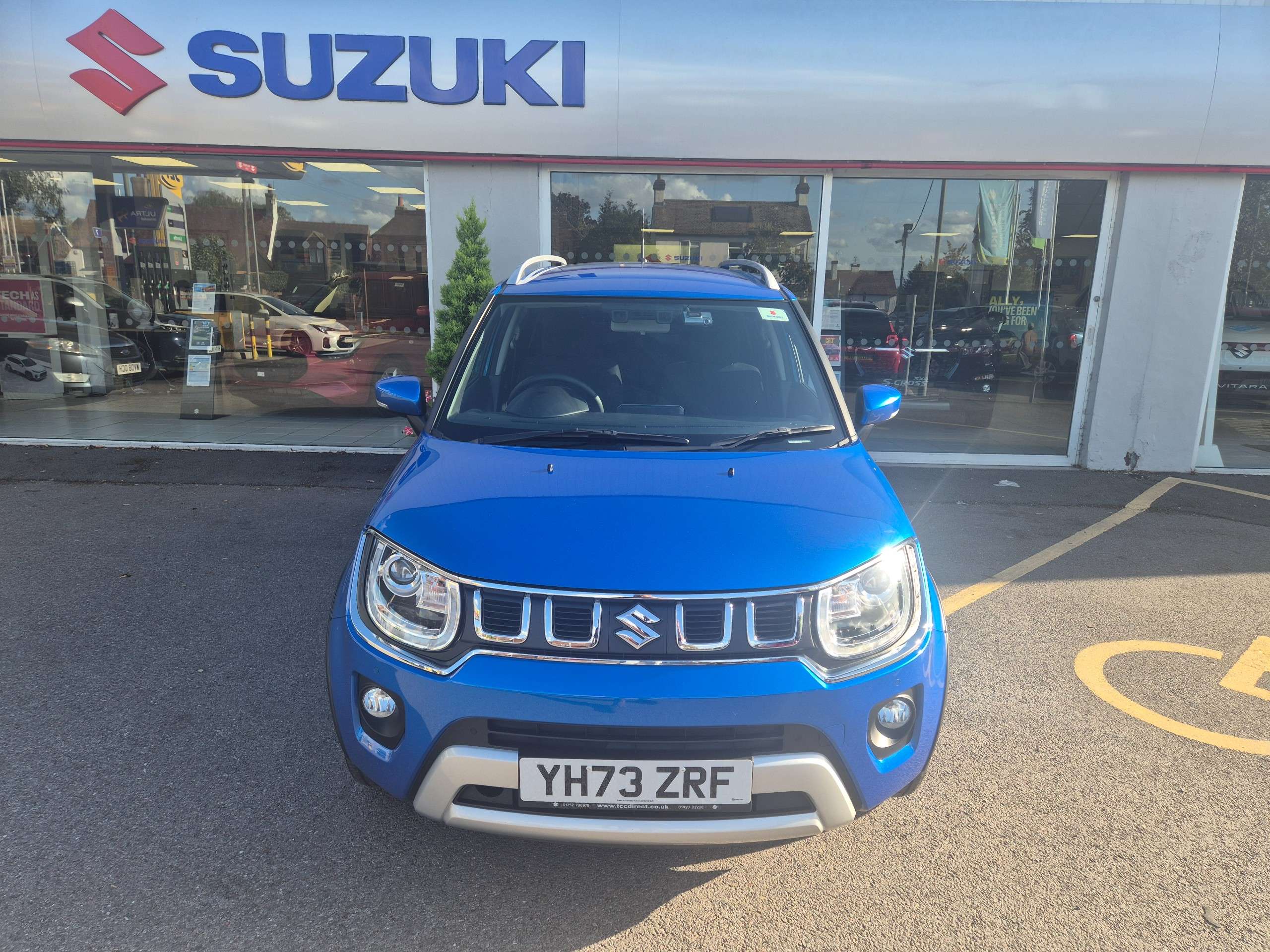 A 2023 SUZUKI IGNIS 1.2 Dualjet MHEV SZ5 Hatchback 5dr Petrol Hybrid CVT Euro 6 (s/s) (83 ps) A 2023 SUZUKI IGNIS 1.2 Dualjet MHEV SZ5 Hatchback 5dr Petrol Hybrid CVT Euro 6 (s/s) (83 ps)