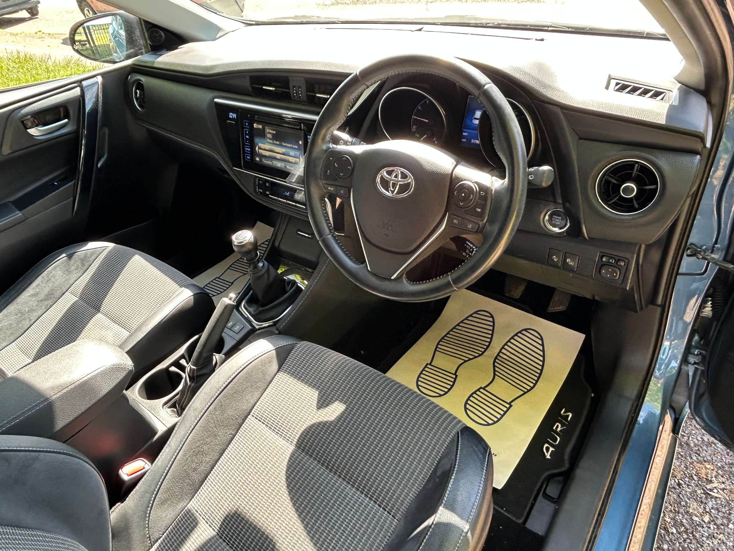 A 2017 TOYOTA AURIS 1.2 VVT-i Excel Hatchback 5dr Petrol Manual Euro 6 (s/s) (Safety Sense) (116 ps) A 2017 TOYOTA AURIS 1.2 VVT-i Excel Hatchback 5dr Petrol Manual Euro 6 (s/s) (Safety Sense) (116 ps)