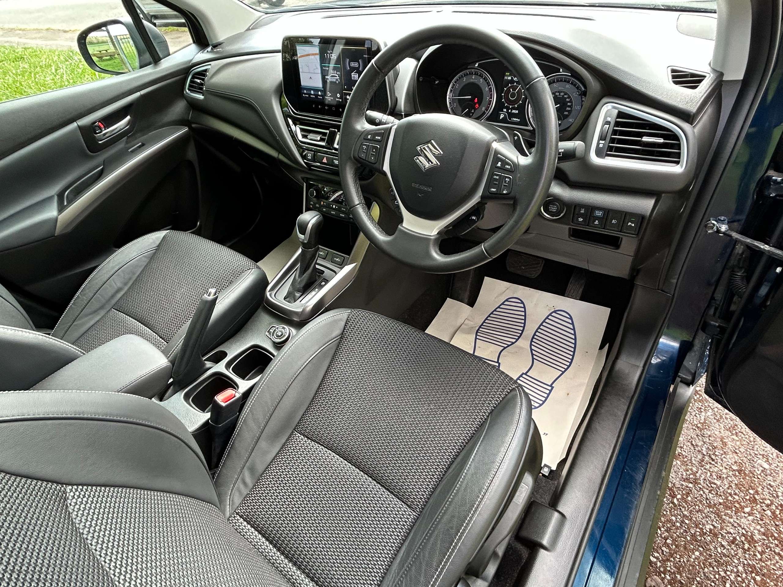 A 2022 SUZUKI SX4 1.5h Ultra SUV 5dr Petrol Hybrid AGS Auto ALLGRIP Euro 6 (s/s) (115 ps) A 2022 SUZUKI SX4 1.5h Ultra SUV 5dr Petrol Hybrid AGS Auto ALLGRIP Euro 6 (s/s) (115 ps)