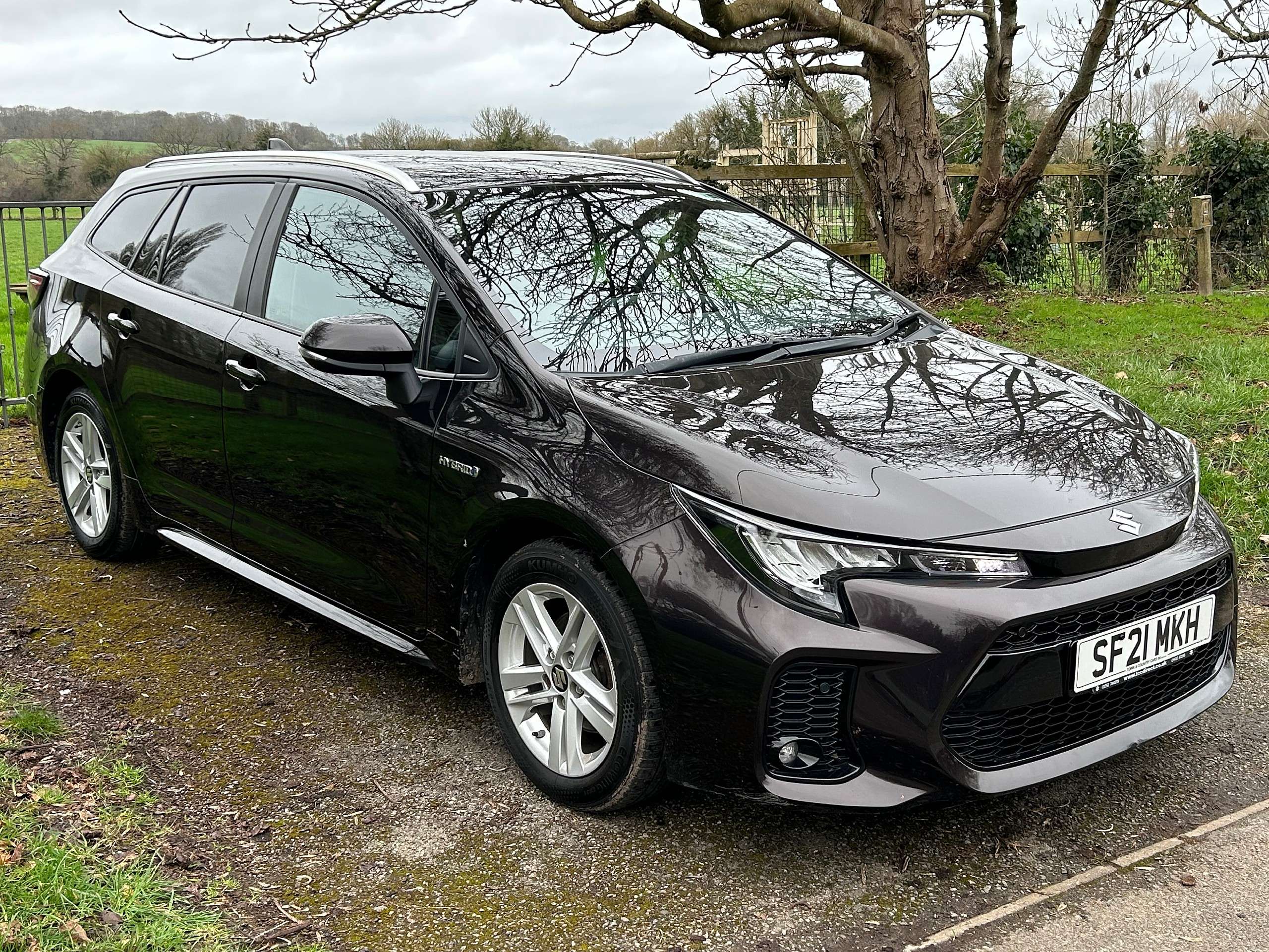 A 2021 SUZUKI SWACE 1.8h SZ-T Estate 5dr Petrol Hybrid CVT Euro 6 (s/s) (122 ps) A 2021 SUZUKI SWACE 1.8h SZ-T Estate 5dr Petrol Hybrid CVT Euro 6 (s/s) (122 ps)