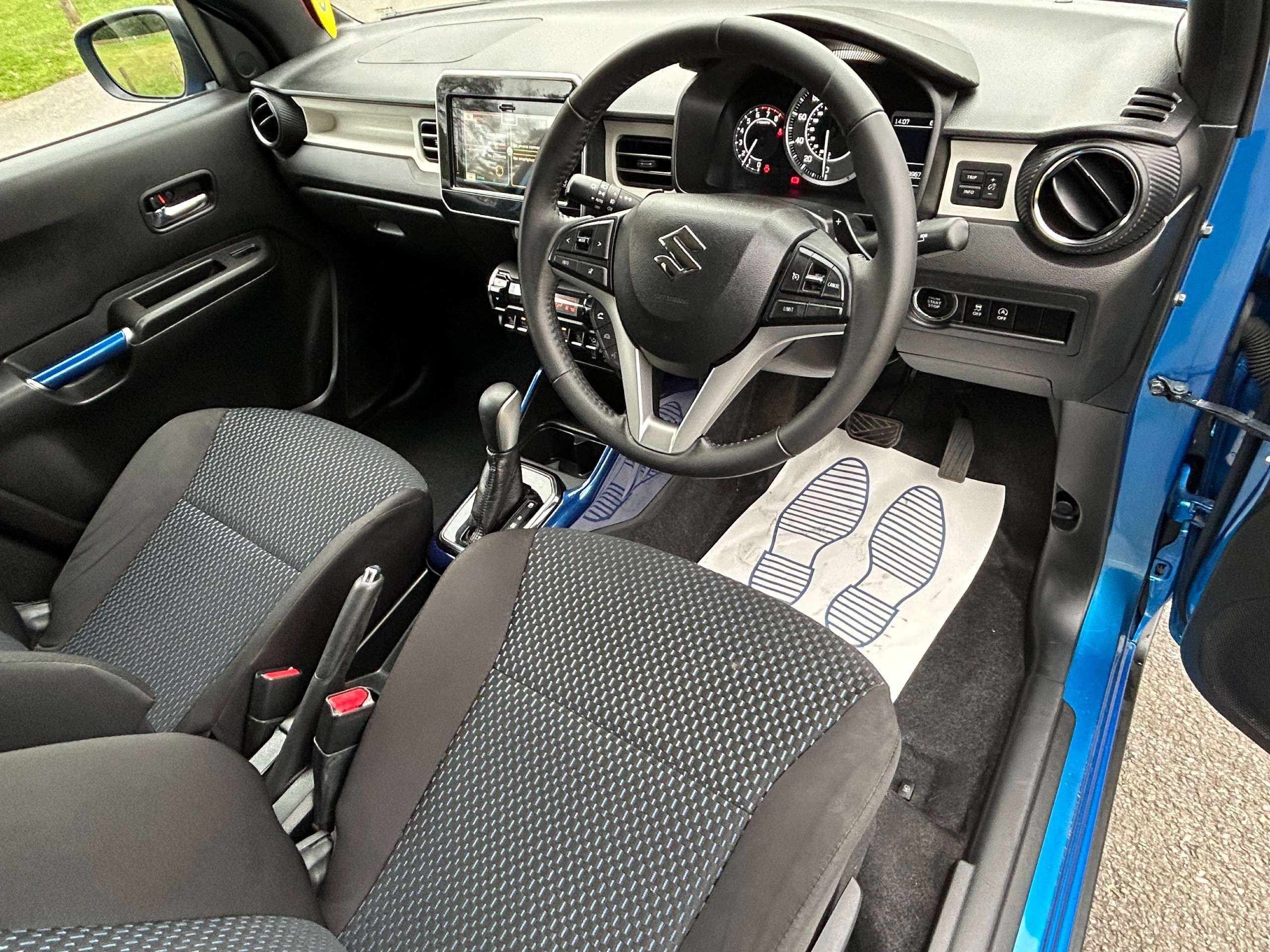 A 2023 SUZUKI IGNIS 1.2 Dualjet MHEV SZ5 Hatchback 5dr Petrol Hybrid CVT Euro 6 (s/s) (83 ps) A 2023 SUZUKI IGNIS 1.2 Dualjet MHEV SZ5 Hatchback 5dr Petrol Hybrid CVT Euro 6 (s/s) (83 ps)