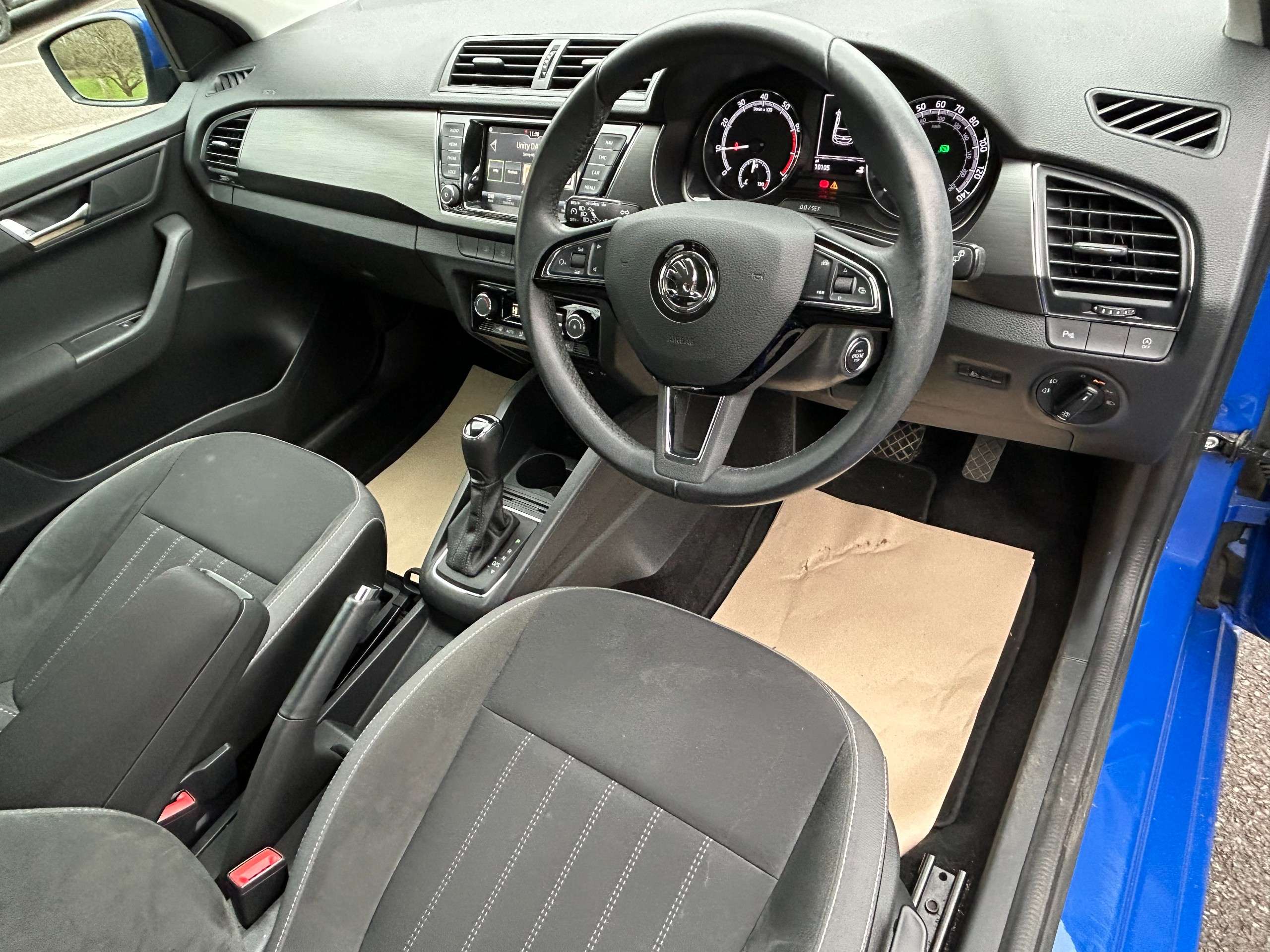 A 2019 SKODA FABIA 1.0 TSI SE L Hatchback 5dr Petrol DSG Euro 6 (s/s) (110 ps) A 2019 SKODA FABIA 1.0 TSI SE L Hatchback 5dr Petrol DSG Euro 6 (s/s) (110 ps)