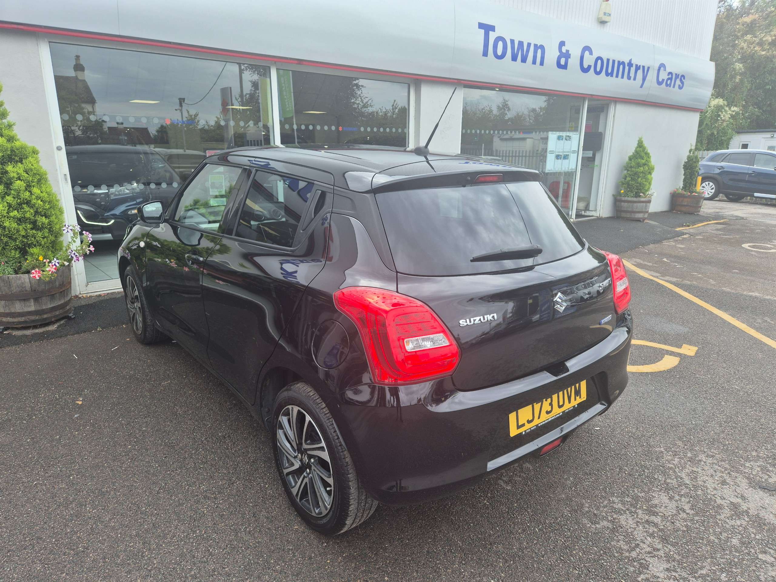 A 2023 SUZUKI SWIFT 1.2 Dualjet MHEV SZ-L Hatchback 5dr Petrol Hybrid Manual Euro 6 (s/s) (83 ps) A 2023 SUZUKI SWIFT 1.2 Dualjet MHEV SZ-L Hatchback 5dr Petrol Hybrid Manual Euro 6 (s/s) (83 ps)